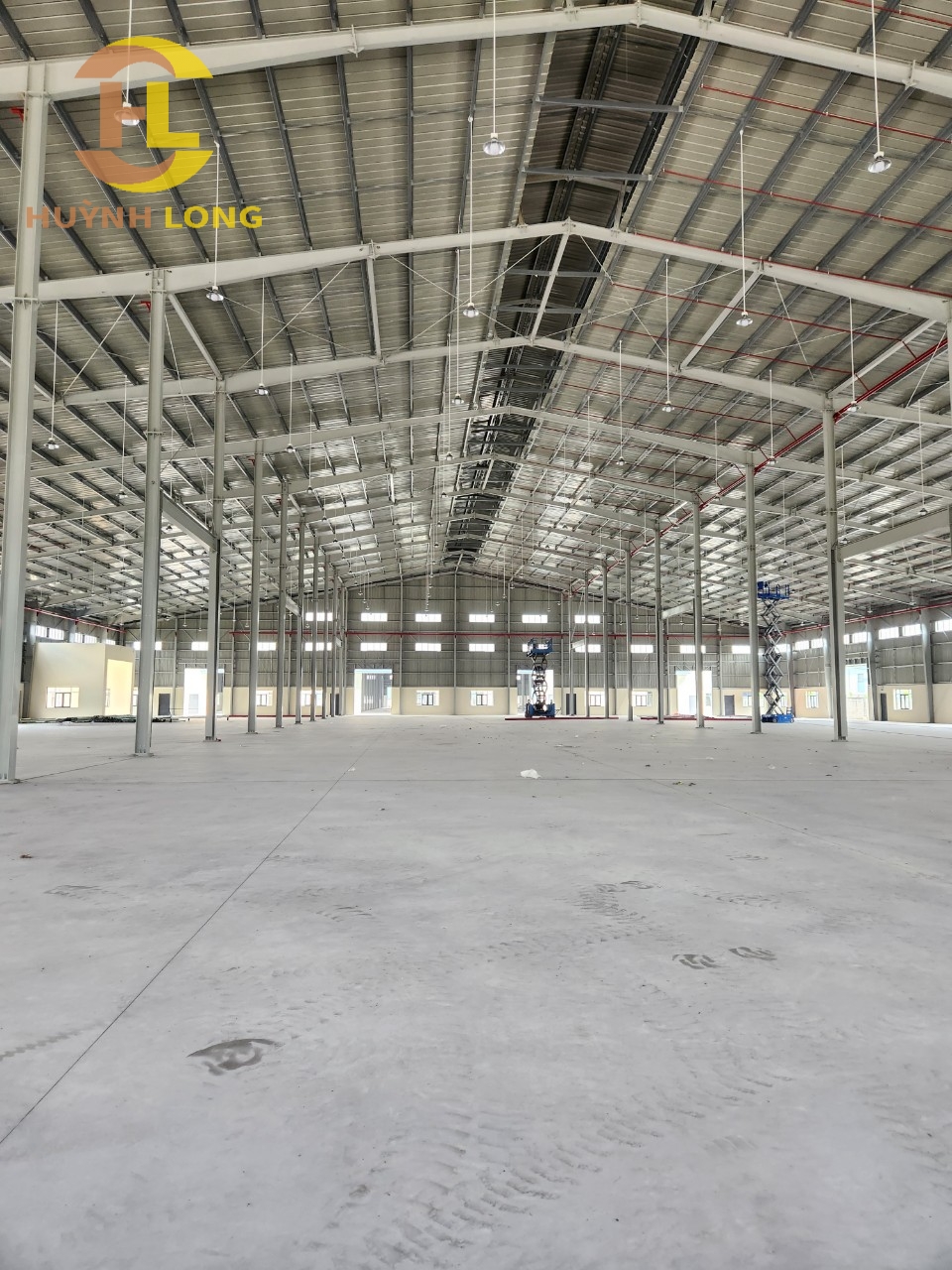 Cho thuê kho trong khu CN Bến Lức, Long An  - Diện tích xưởng: 7.952m2 ( 71 * 112 ) - Giá 85nghin/m2 - Đt: 0902.113.578