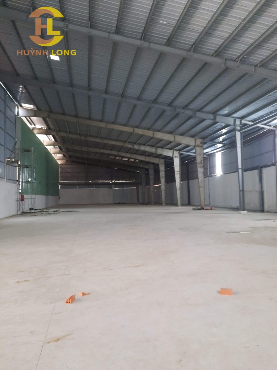 Cho thuê kho xưởng đường Hồ Văn Long, Bình Tân. - Diện tích: 2.200m2 - Giá :  130 triệu/tháng - Liên hệ 0902.113.578 