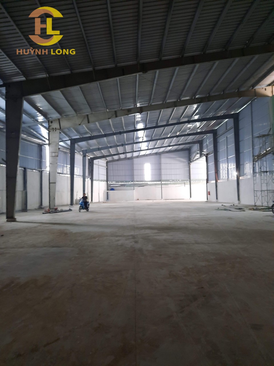 Cho thuê kho xưởng đường Hồ Văn Long, Bình Tân. - Diện tích: 2.200m2 - Giá :  130 triệu/tháng - Liên hệ 0902.113.578 