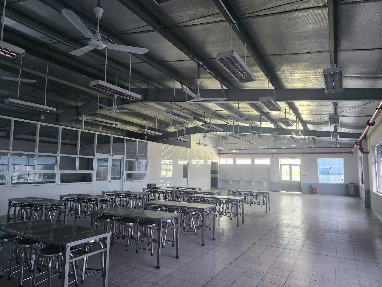 Cho thuê kho xưởng khu may cụm CN Tân An. Long An - Nhà xưởng: 3.900m2 - Giá: 78 nghin/m xưởng 