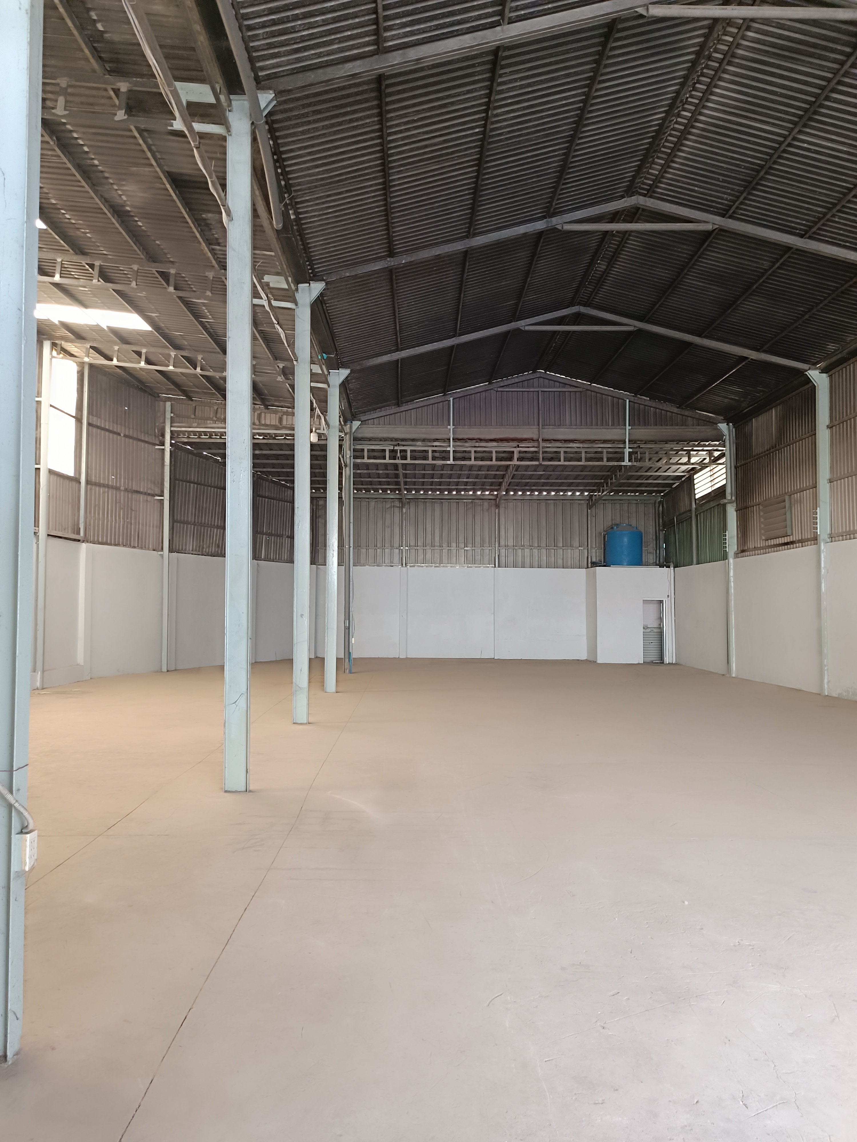   Cho thuê kho xưởng đường Nguyễn Cửu Phú, Bình Chánh - Xưởng: 400m2 - Sân: 100m2 - Giá :  40 triệu/tháng - Liên hệ 0902.113.578 