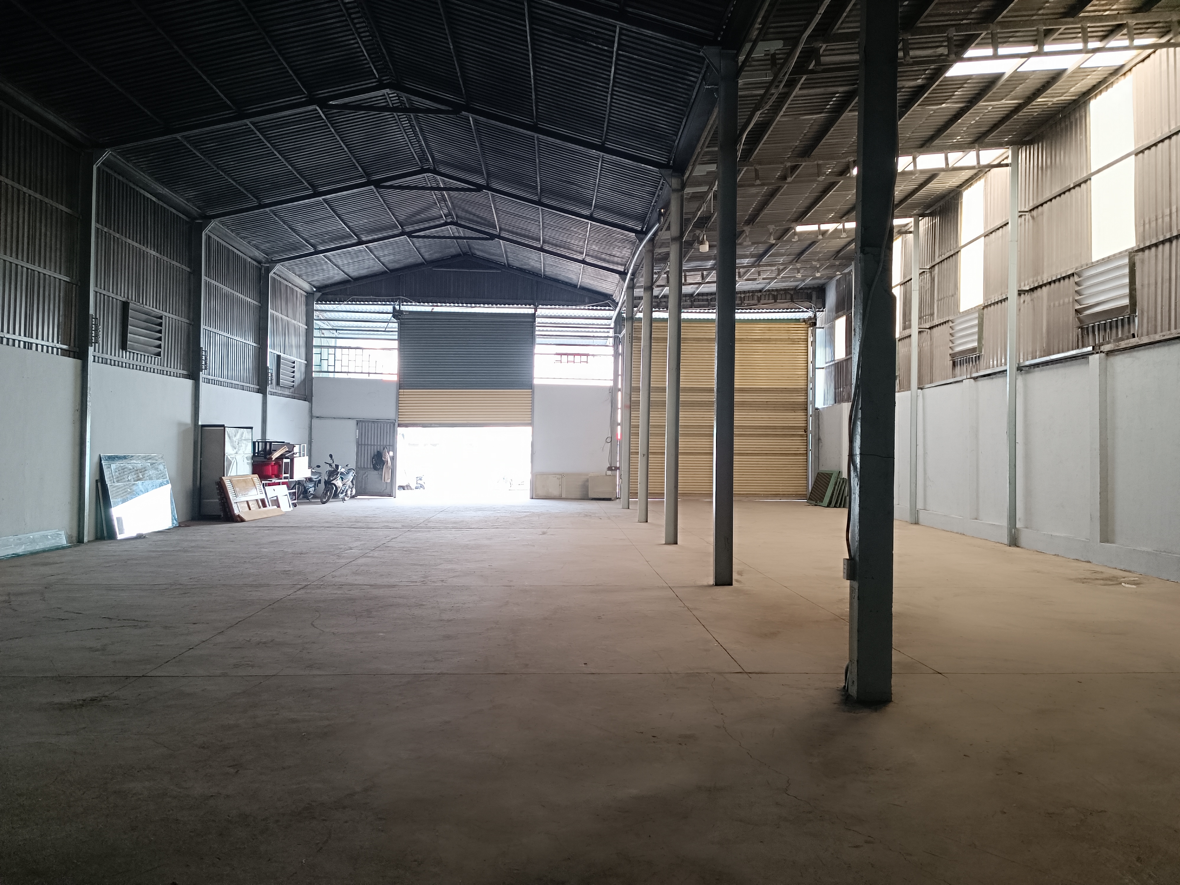   Cho thuê kho xưởng đường Nguyễn Cửu Phú, Bình Chánh - Xưởng: 400m2 - Sân: 100m2 - Giá :  40 triệu/tháng - Liên hệ 0902.113.578 