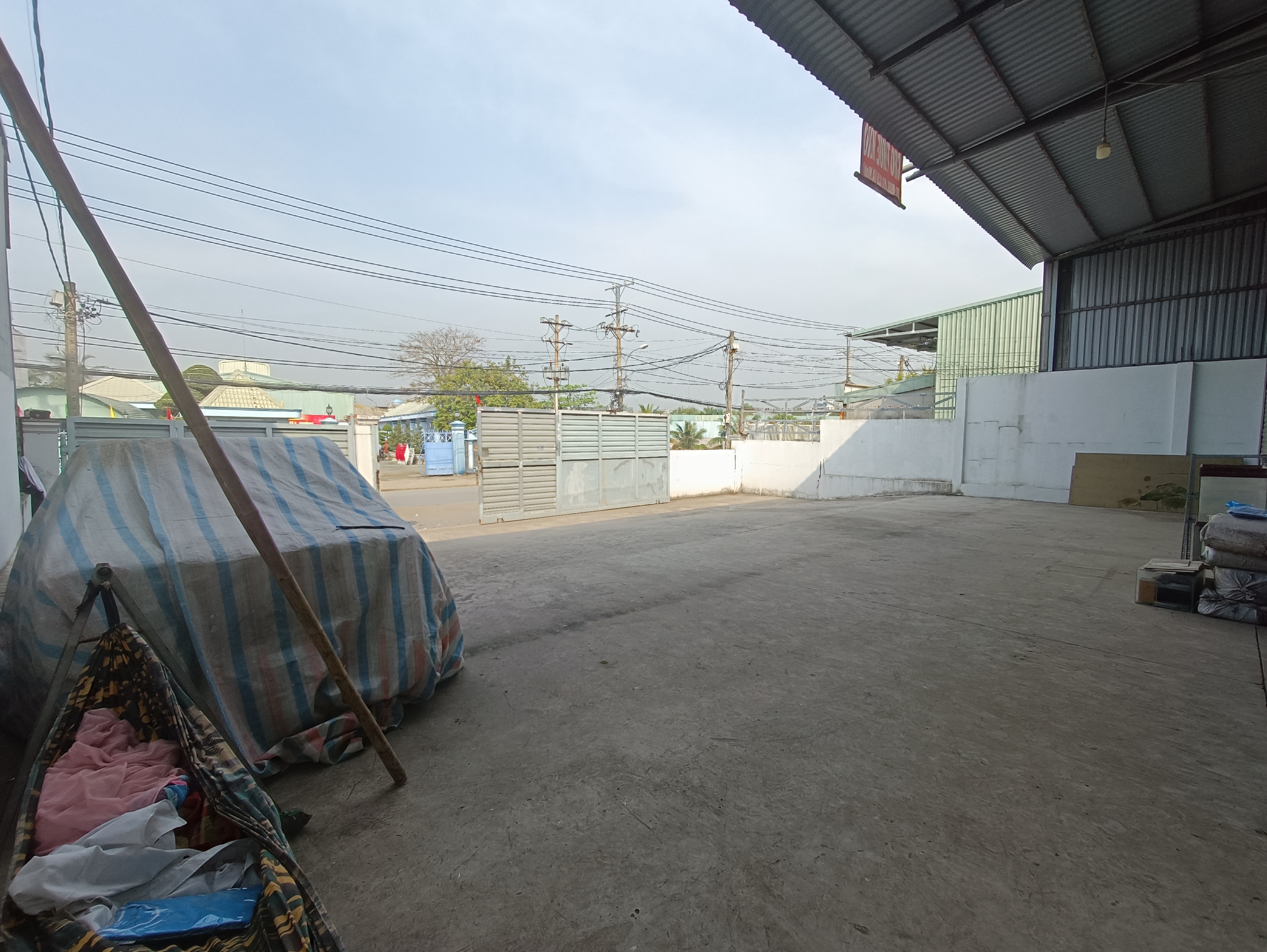   Cho thuê kho xưởng đường Nguyễn Cửu Phú, Bình Chánh - Xưởng: 400m2 - Sân: 100m2 - Giá :  40 triệu/tháng - Liên hệ 0902.113.578 