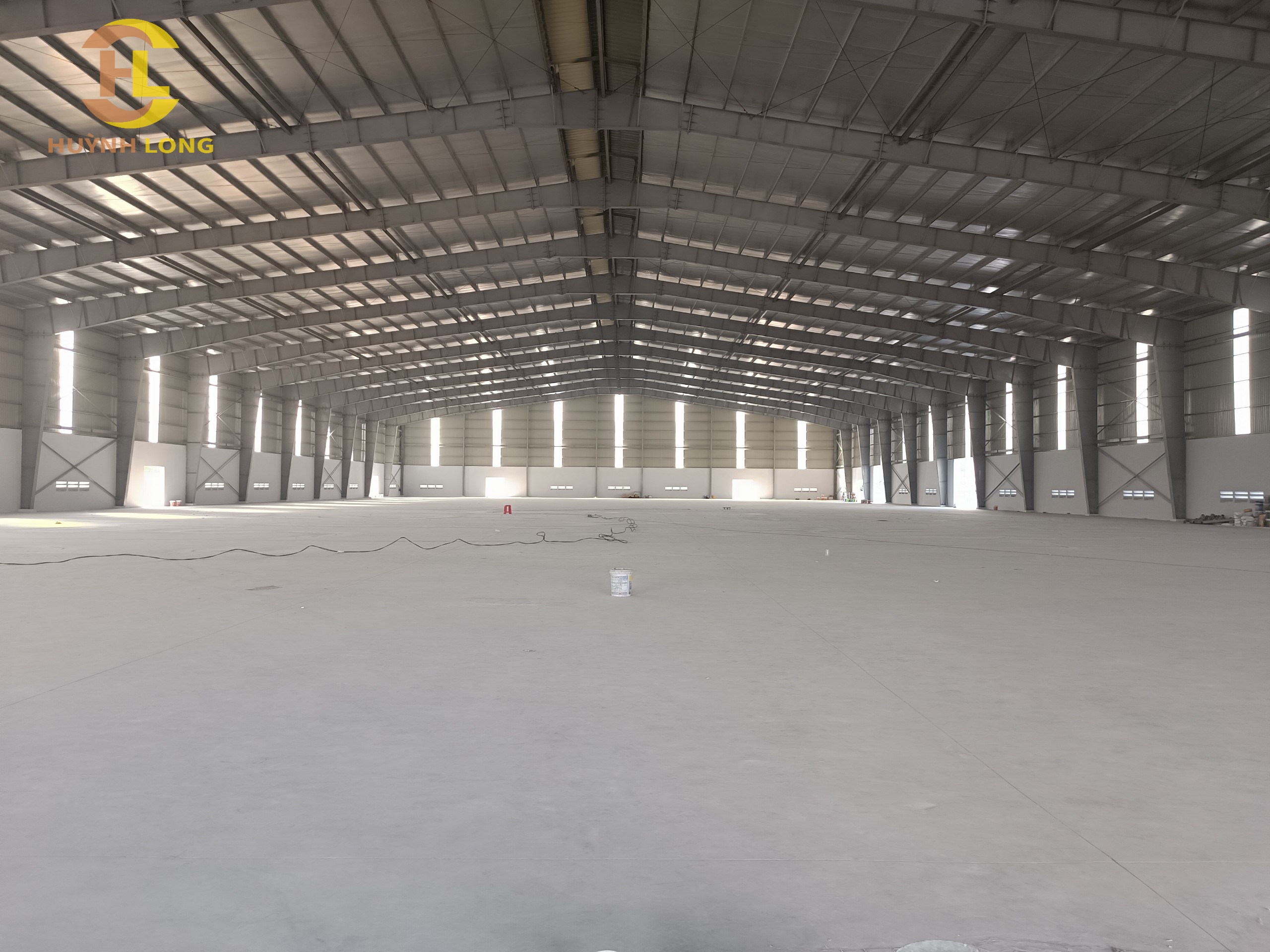 Cho thuê kho trong khu CN Đức Hòa, Long An - Diện tích khuôn viên: 11.000m2 - Diện tích xưởng: 7.000m2 - Giá: 3,5 usd/m -  Đt: 0902.113.578