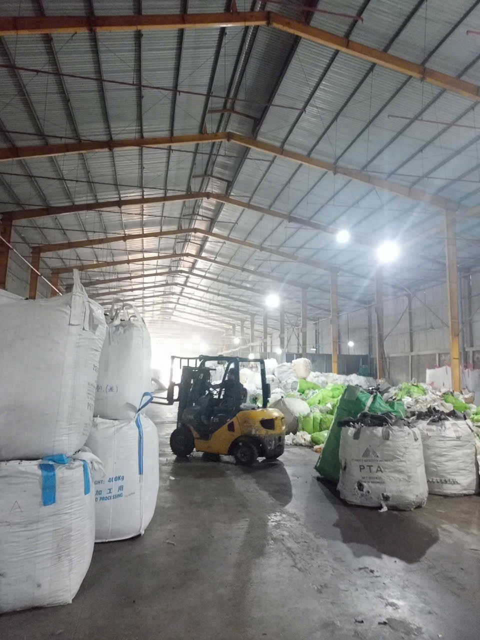 Cho thuê kho xưởng  Bến Lức. Long An. - diện tích: 5.000m - Giá: 150 triệu/tháng 