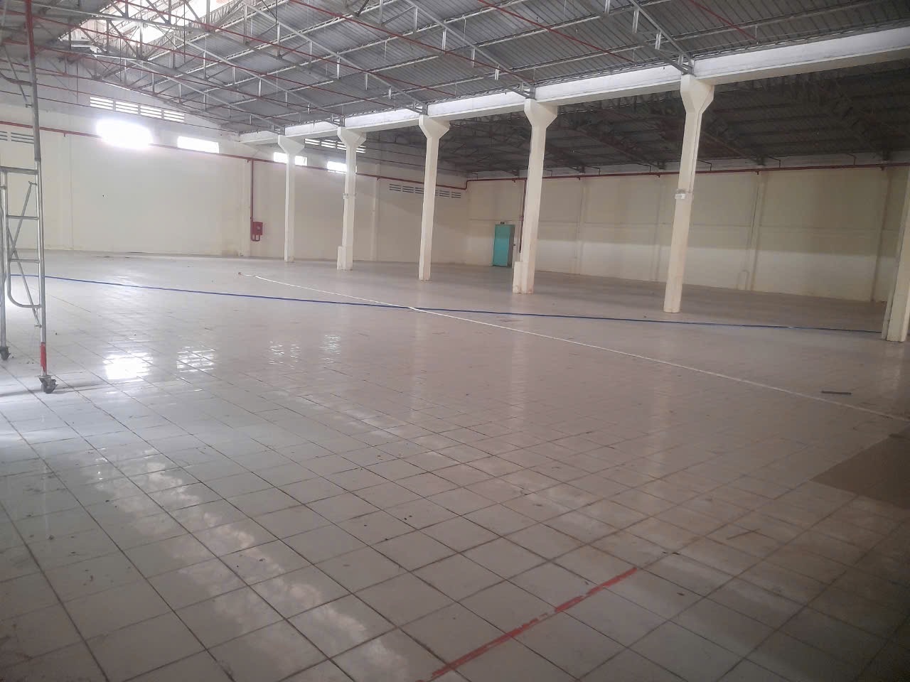 Cho Thuê Kho Xưởng Đường Hòa Bình, Tân Phú. - Diện tích: 3.000m2  - Giá: 180 triệu/tháng- C - Liên hệ: 0902.113.578   