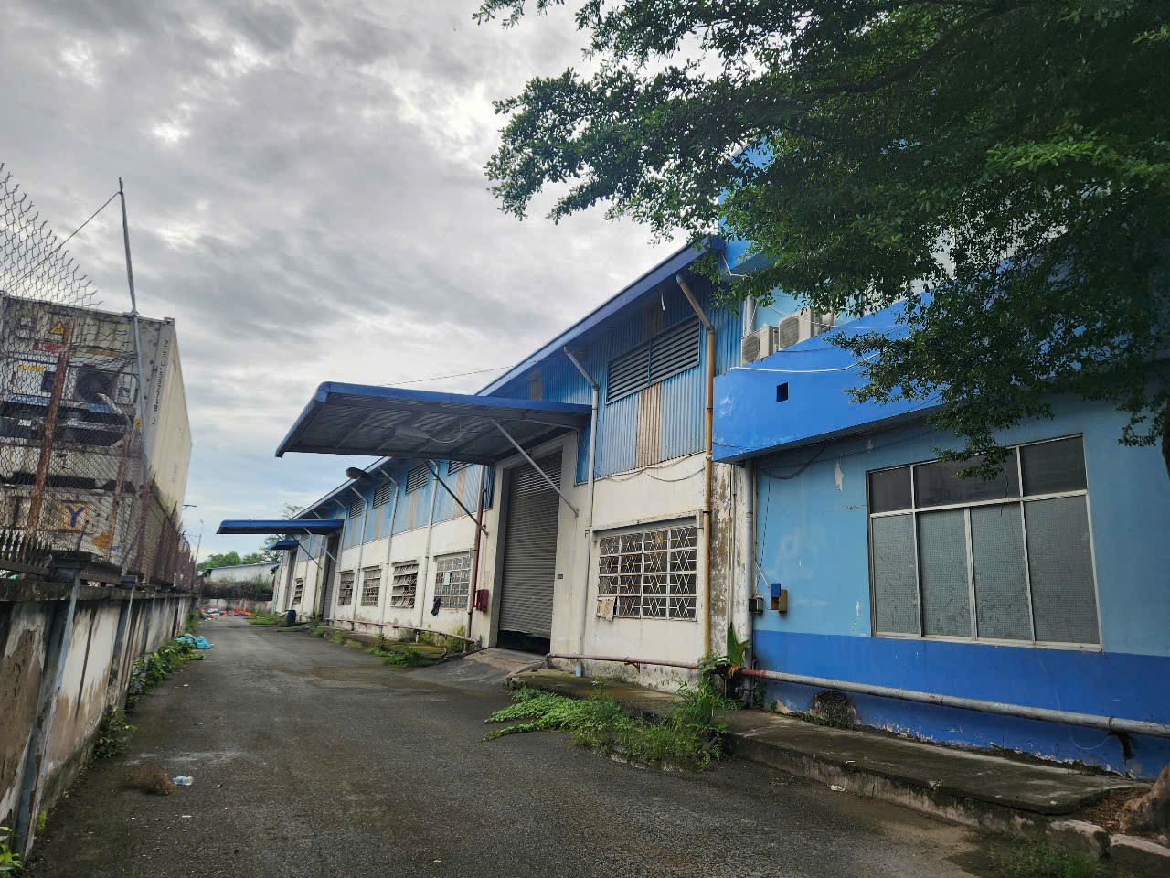 Xưởng cần bán ngay khu CN Hạnh Phúc. Long An - khuôn viên: 7.100m - Xưởng: 3.840m  