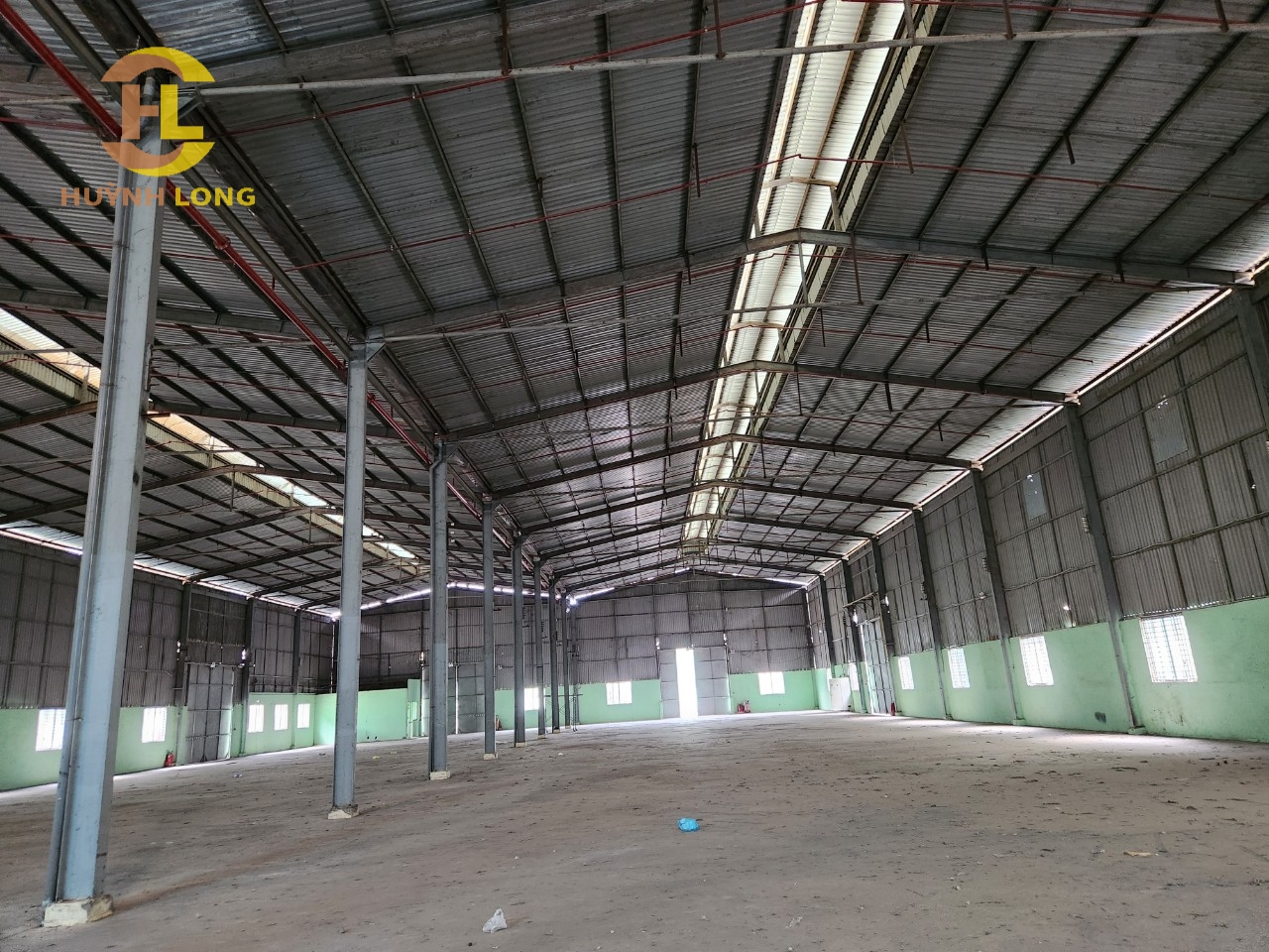 Cho thuê kho xưởng Bến Lức, Long An - Diện tích khuôn viên: 10.000m2 - Nhà xưởng : 2.000m2 - Giá 50 nghìn/m2 - Đt: 0902.113.578