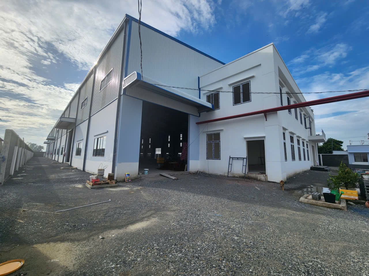 Cho thuê kho xưởng ngay khu CN Hải Sơn. Đức Hòa. Long An ( Tây Ninh) - khuôn viên: 7.000m - Nhà Xưởng: 4.350m ( 50 x 87 )