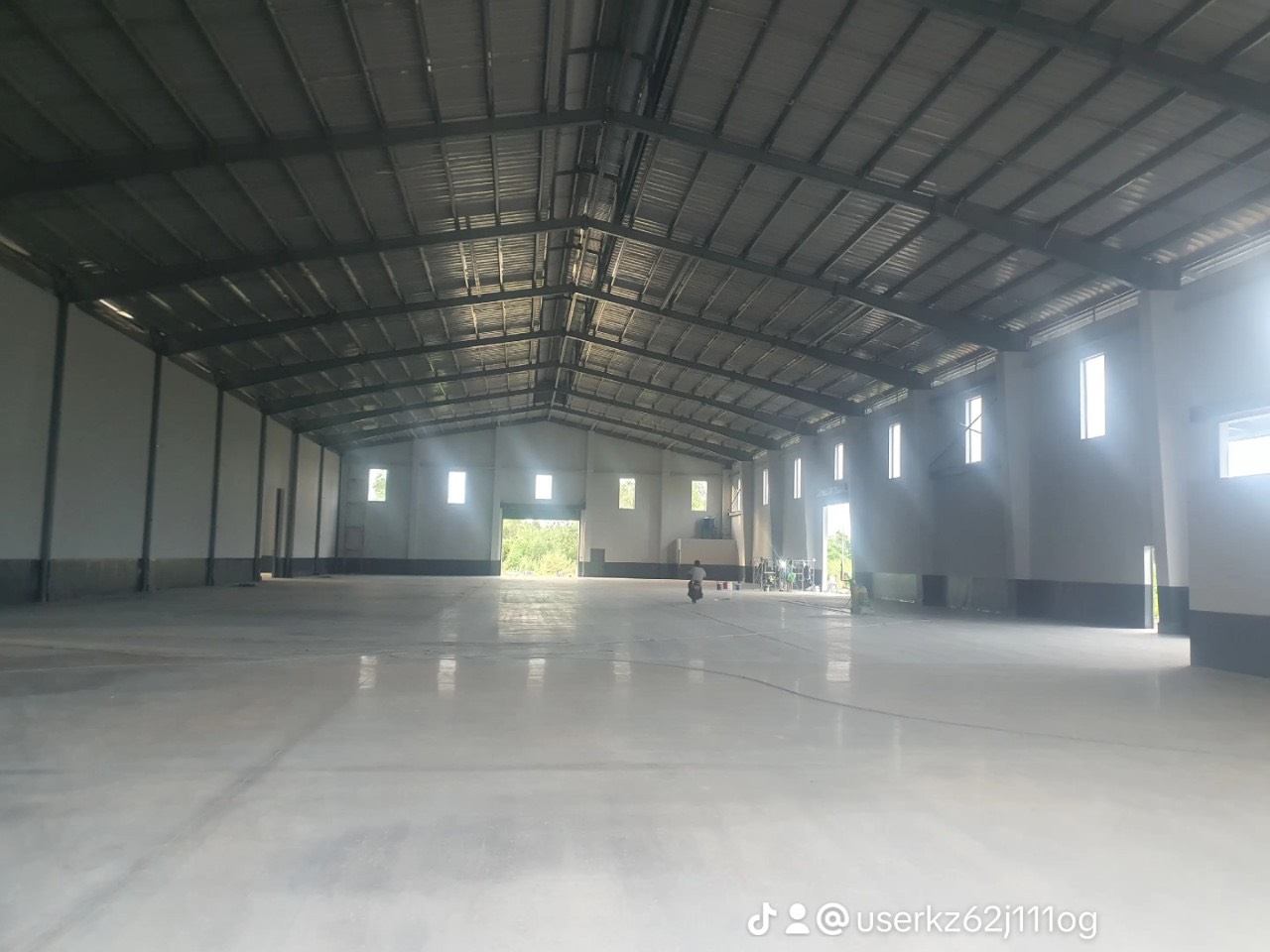 CHO THUÊ KHO XƯỞNG TẠI KHU CN TÂN TẠO - Diện tích: 1.600m2     Hotline: 0902 113 578