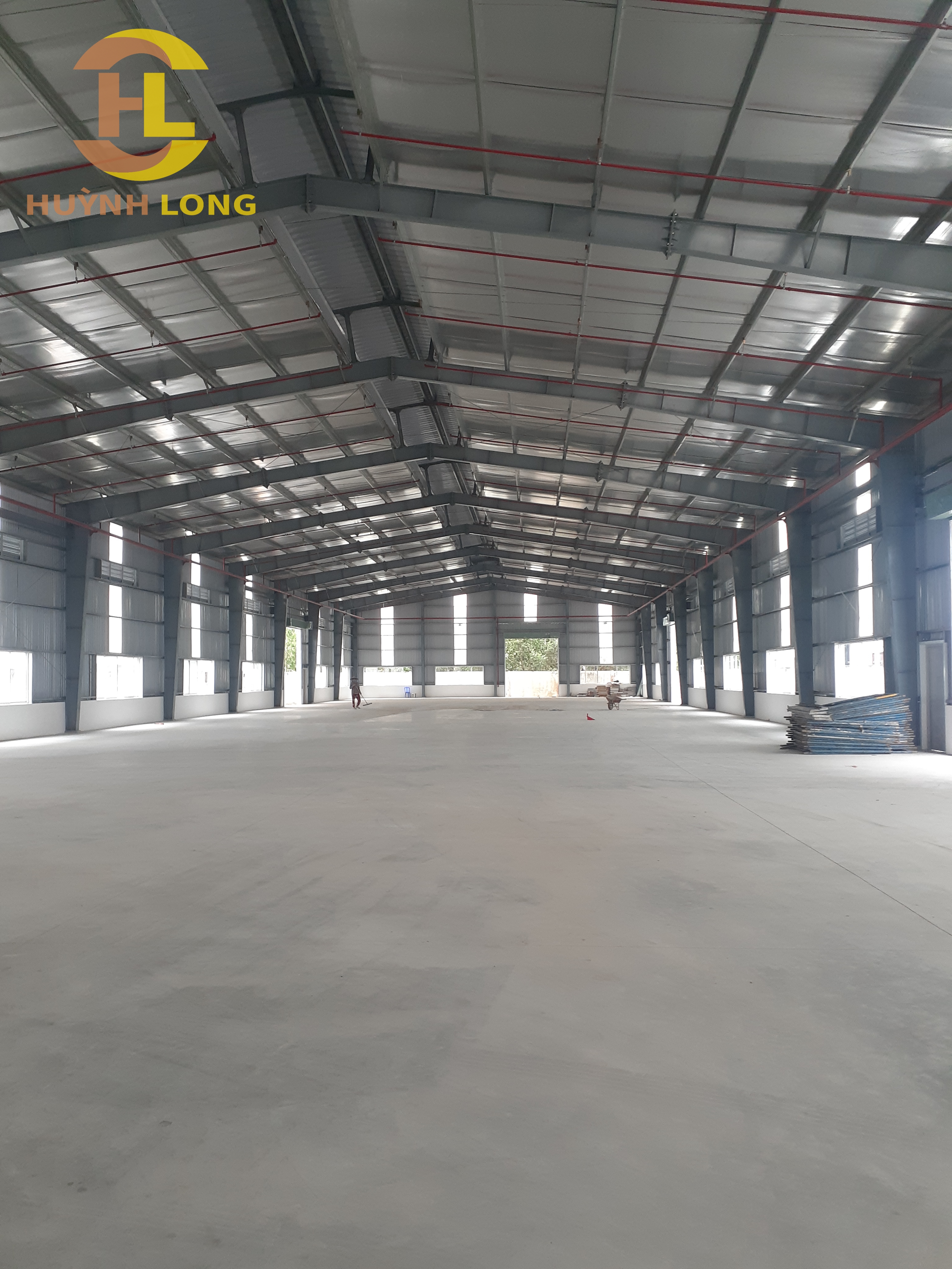 Cho thuê kho xưởng đang trống khu cn Tân Bình, Tân Phú Diện tích tổng: 4500m2 Nhà xưởng: 2.500m2 Giá: 5,5 usd/m  Liên hệ 0902.113.578