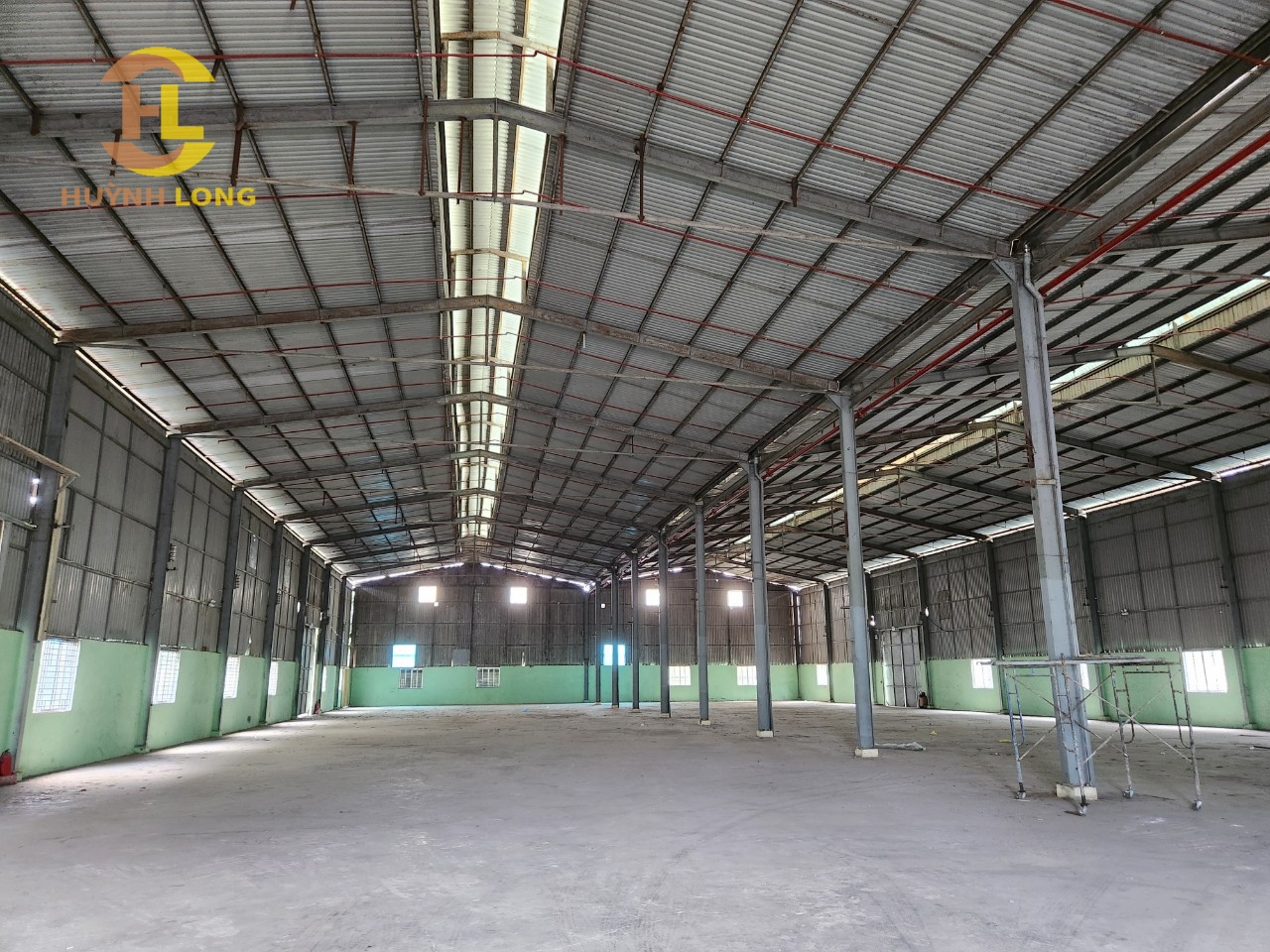 Cho thuê kho xưởng Bến Lức, Long An - Diện tích khuôn viên: 10.000m2 - Nhà xưởng : 2.000m2 - Giá 50 nghìn/m2 - Đt: 0902.113.578