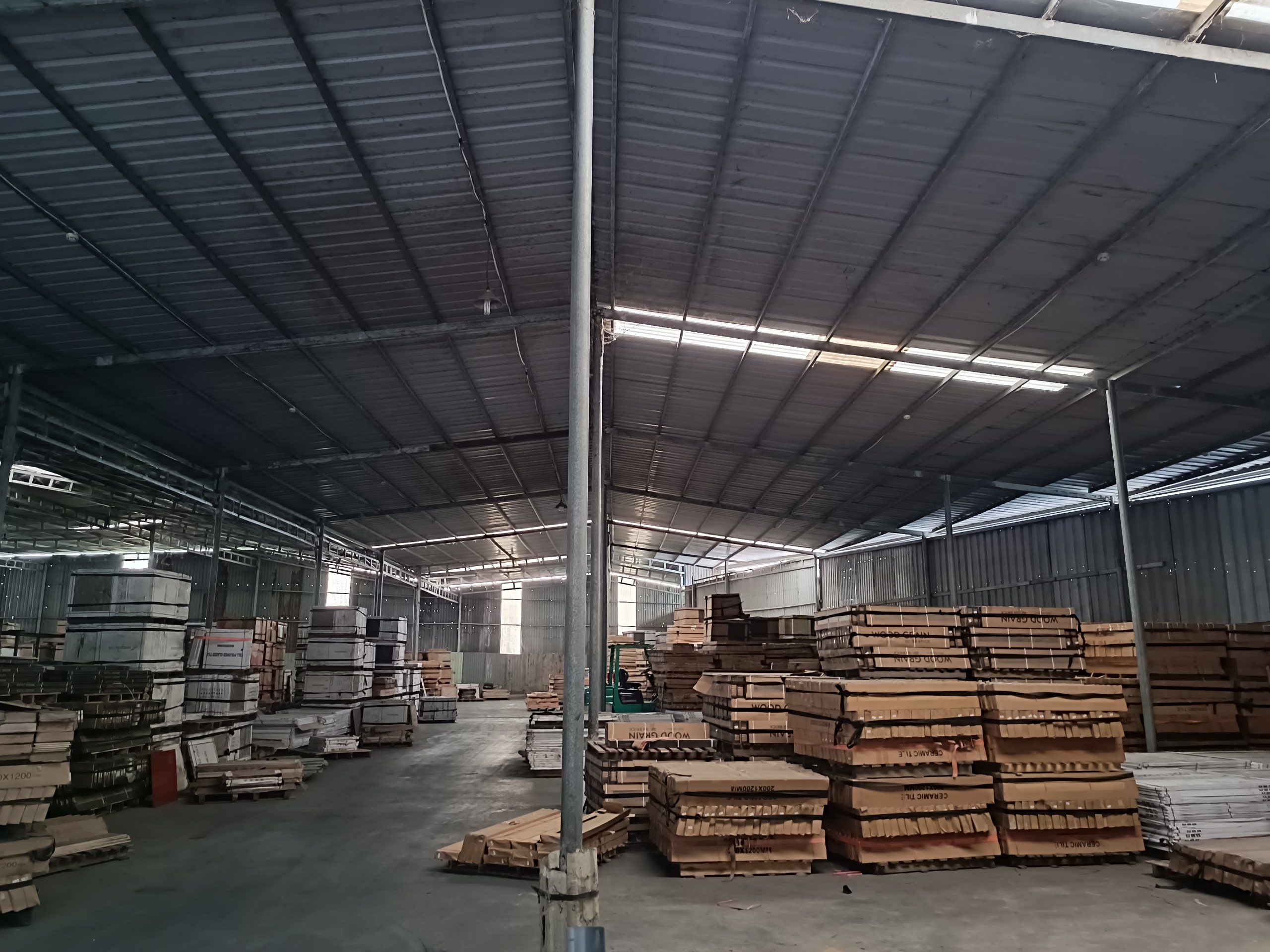        Cho thuê kho xưởng đường Hương Lộ 8, Bến Lức, Long An - Diện tích: 1600m2 - Giá: 55k/m2/ tháng - Liên hệ 0902.113.578 