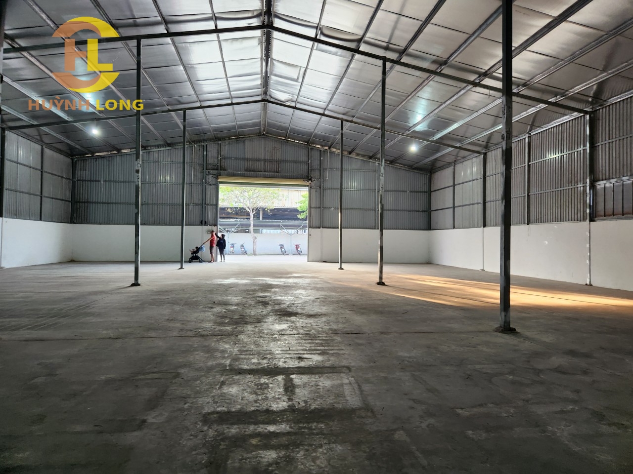 Cho thuê kho xưởng đường Quốc Lộ 1a, Bến Lức. - Diện tích: 500m2 - Giá :  25 triệu/tháng - Liên hệ 0902.113.578 