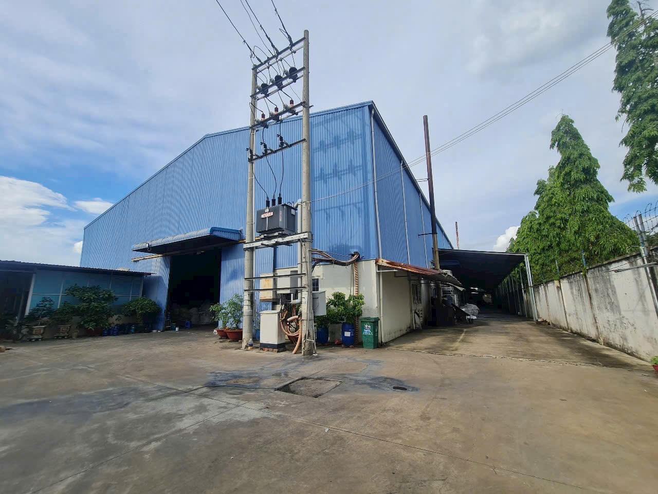 Cho thuê kho xưởng  Bến Lức. Long An. - diện tích: 5.000m - Giá: 150 triệu/tháng 
