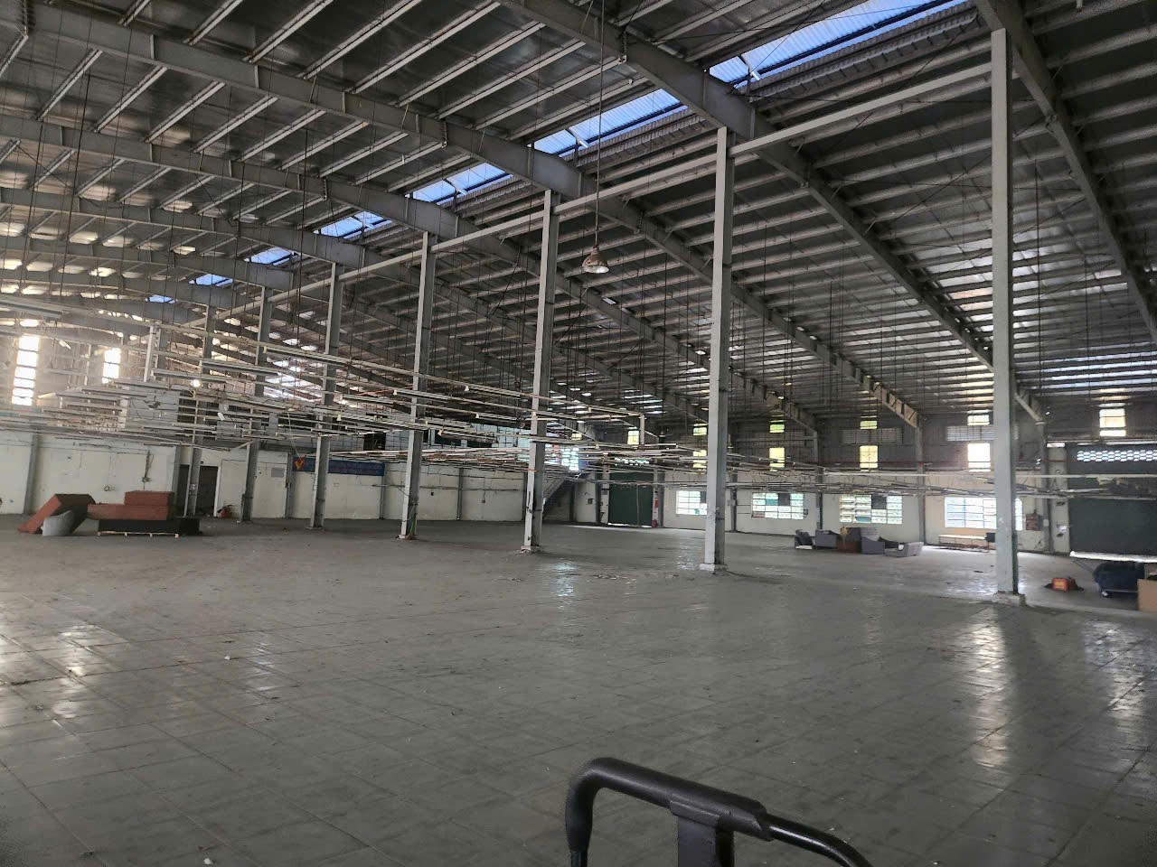 Xưởng cần bán ngay khu CN Hạnh Phúc. Long An - khuôn viên: 7.100m - Xưởng: 3.840m  
