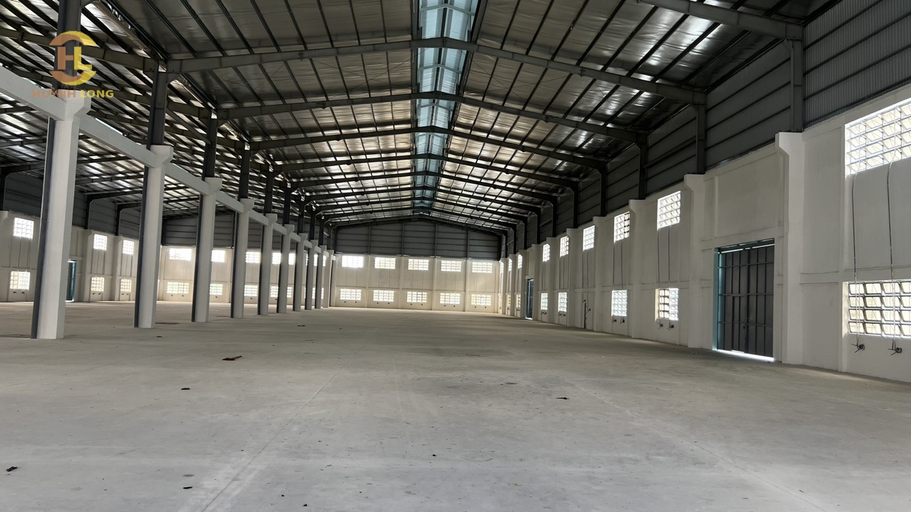 Cho thuê kho trong khu CN Bến Lức, Long An - Diện tích xưởng: 5.200m2 - Giá: 2,6 usd/m - Đt: 0902.113.578