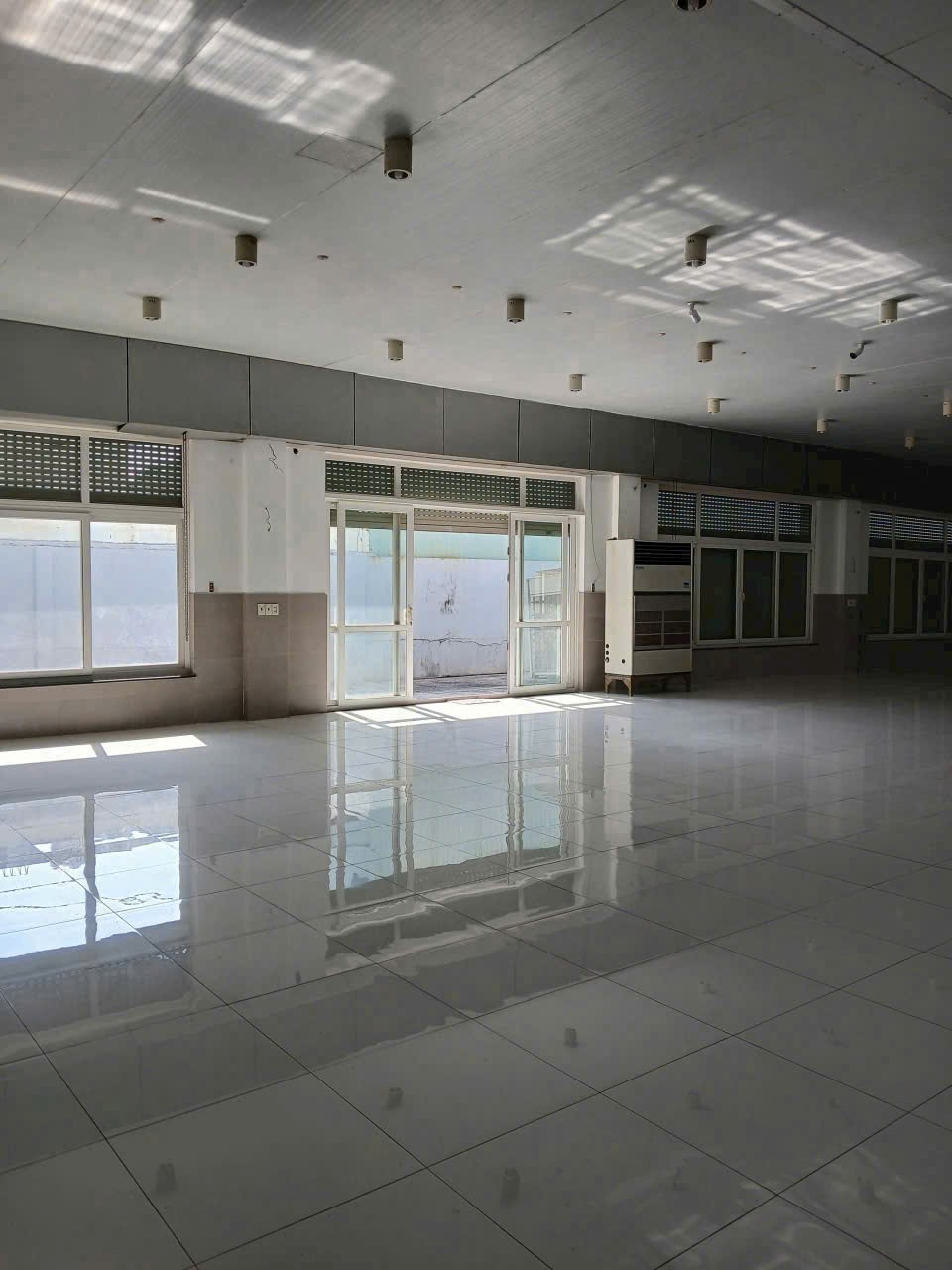  Cho thuê kho xưởng đường Dương Đình Cúc. Bình Chánh - Diện tích: 5.000m  - Giá : 250 triệu/tháng 