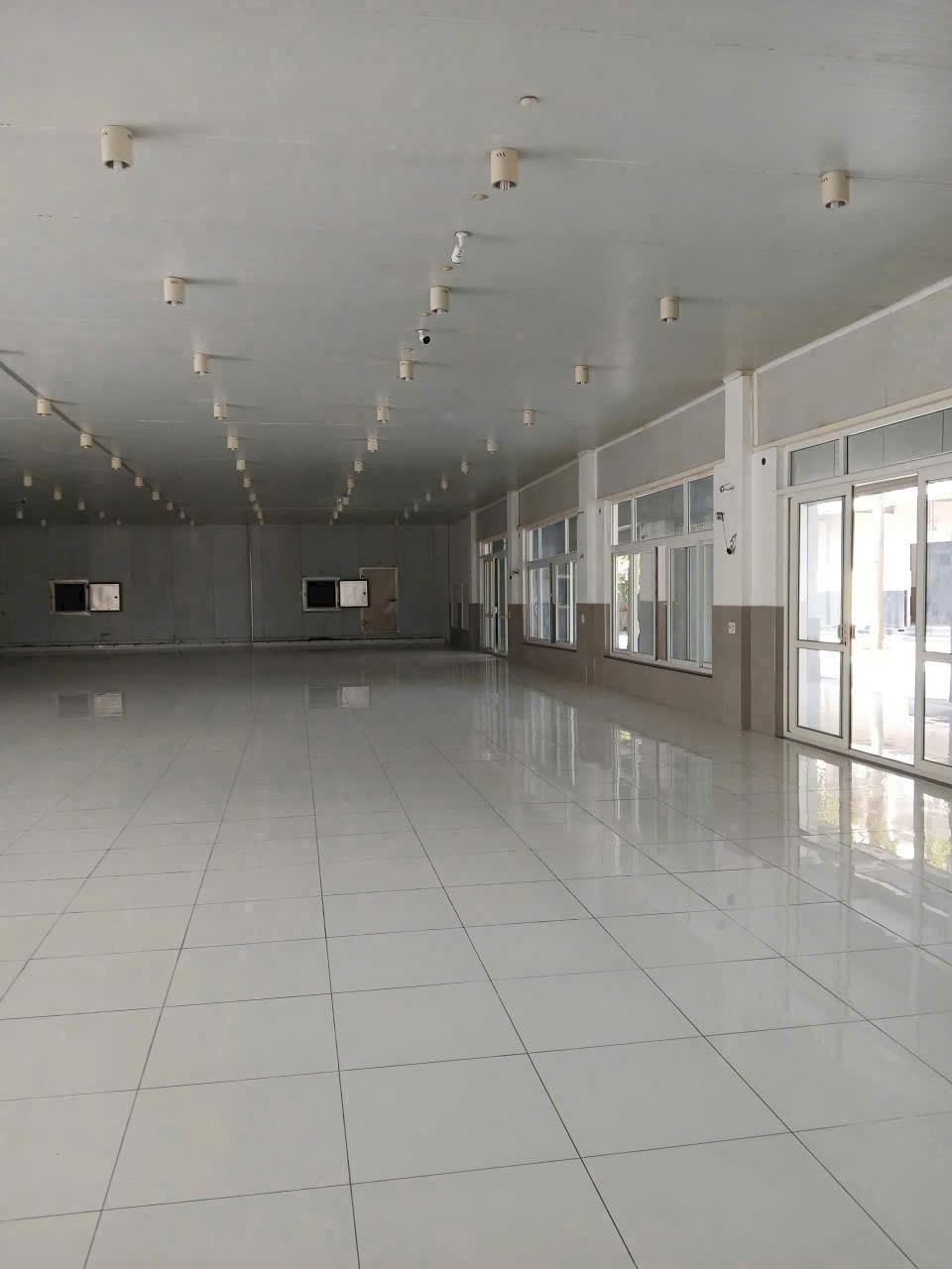  Cho thuê kho xưởng đường Dương Đình Cúc. Bình Chánh - Diện tích: 5.000m  - Giá : 250 triệu/tháng 