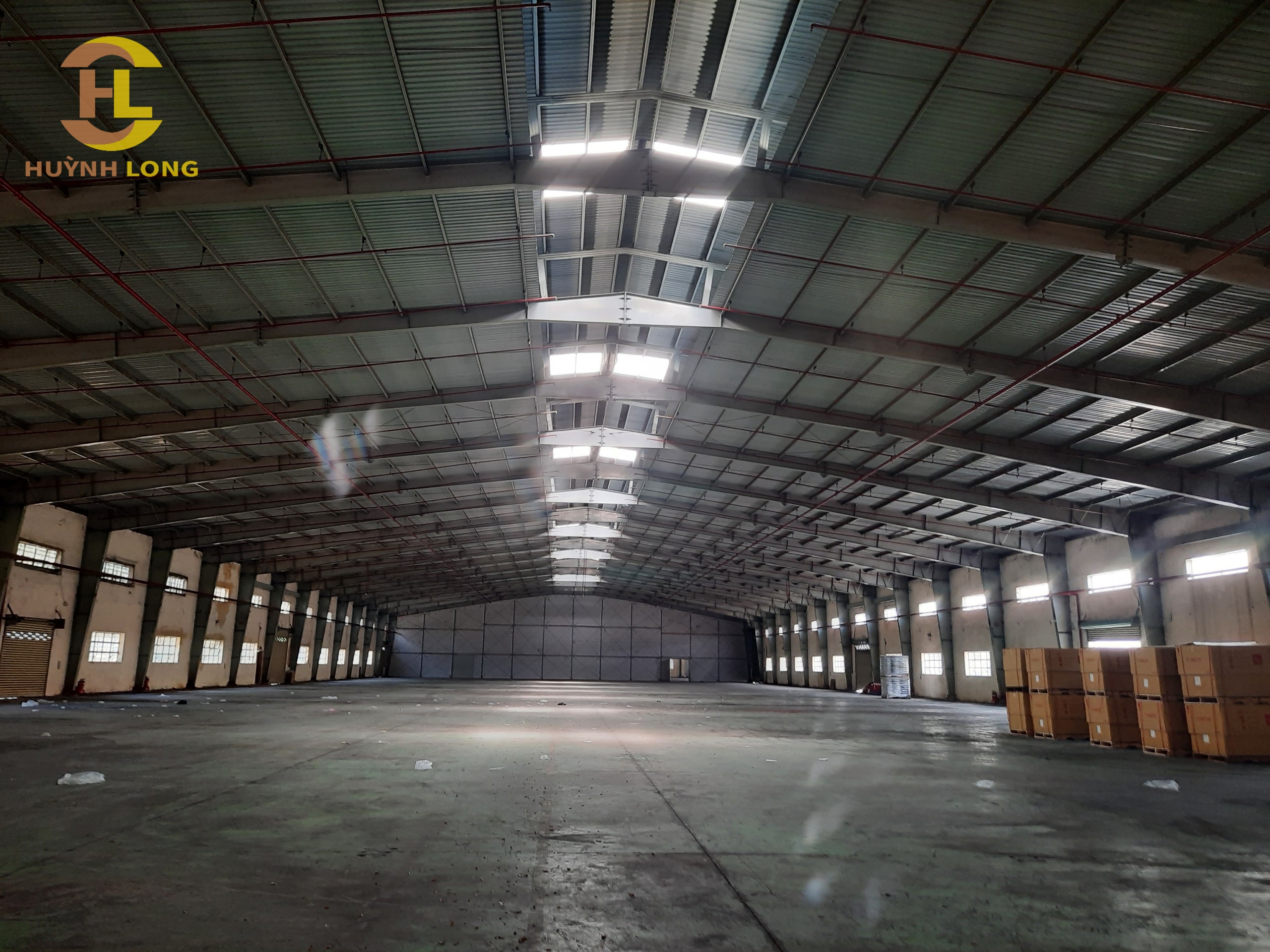 Cho thuê kho trong khu CN Tạo Tạo, Bình Tân - Diện tích khuôn viên: 8.000m2 - Nhà xưởng : 5.280m2 ( 40 x 132 ) Đt: 0902.113.578