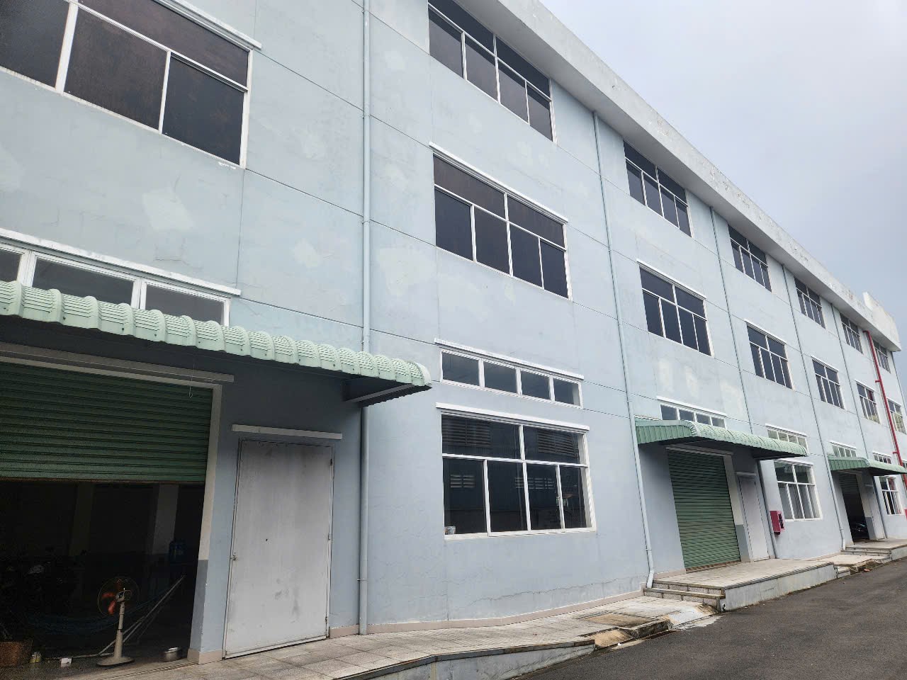 Cho thuê kho xưởng khu CN Hải Sơn, Long An - Diện tích khuôn viên: 9.000m - Nhà xưởng: 6.000m2 - Giá: 90 nghin/m xưởng 