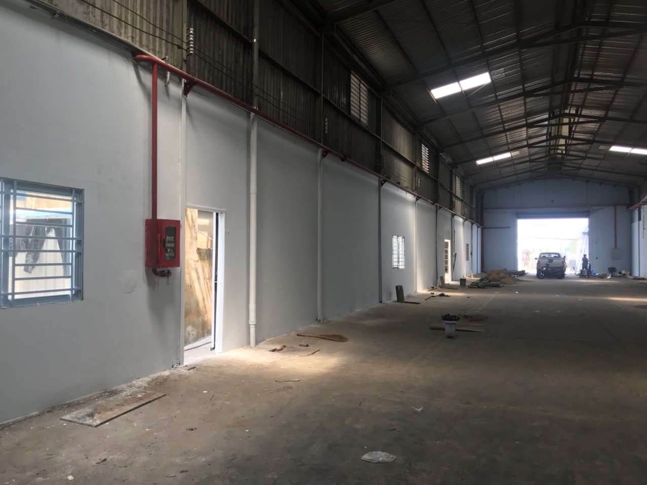        Cho thuê kho xưởng đường Tỉnh lộ 825, Đức Hoà, Long An - Diện tích: 2400m2 - Giá: 50k/m2/ tháng - Liên hệ 0902.113.578 