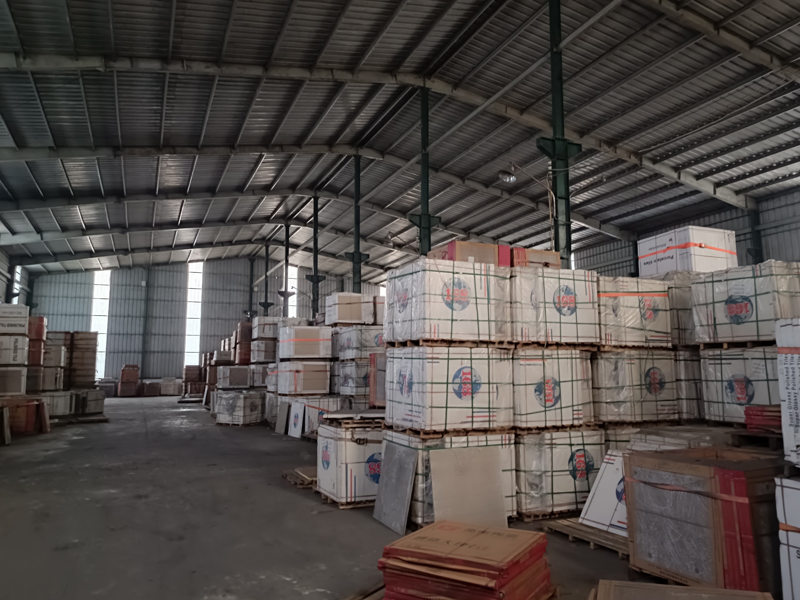       Cho thuê kho xưởng đường Hương Lộ 8, Bến Lức, Long An - Diện tích: 2000m2 - Giá: 55k/m2/ tháng - Liên hệ 0902.113.578 