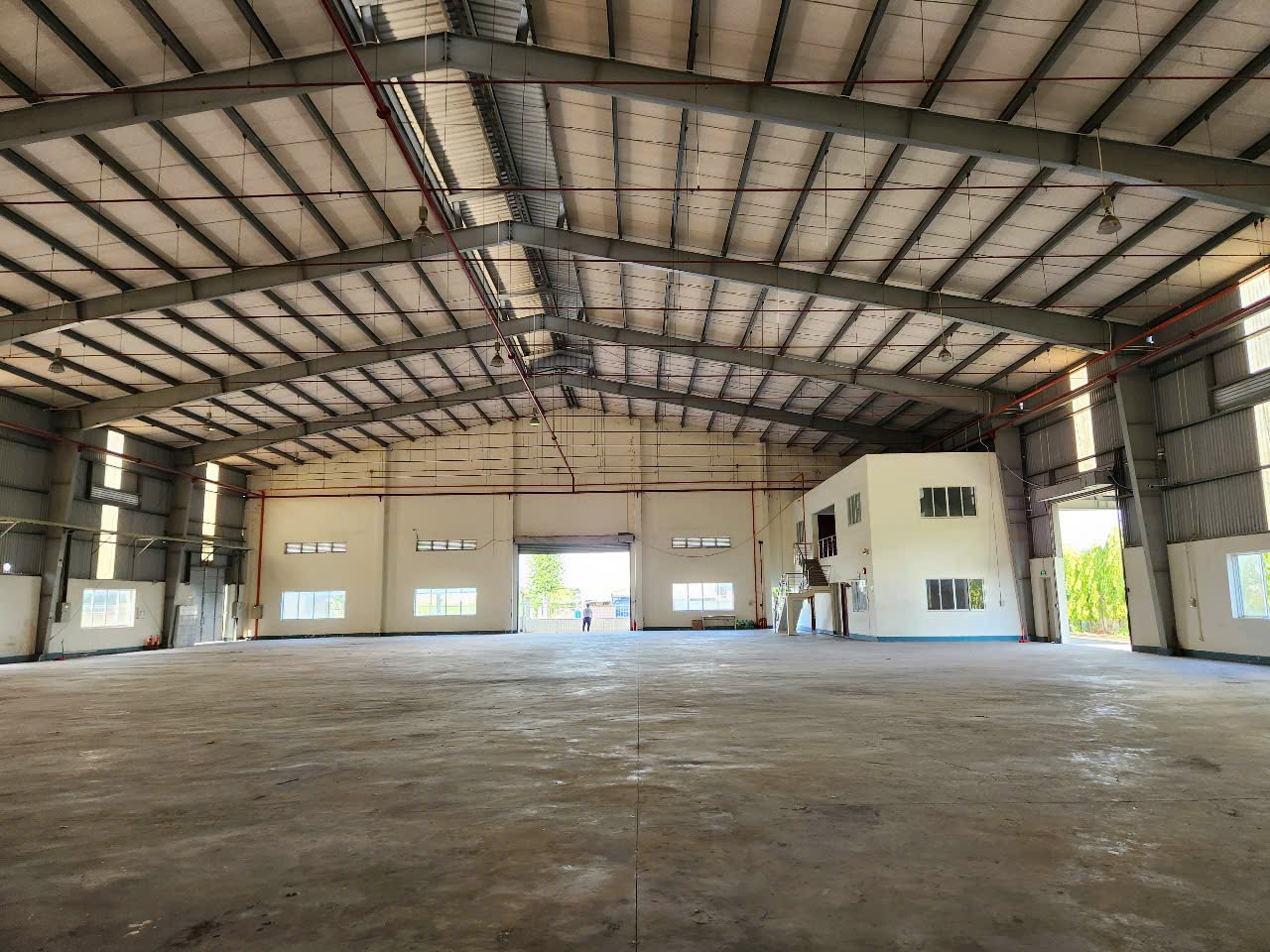 Cho thuê kho xưởng đường Tỉnh lộ 10. Bình Tân - Diện tích: 2.000m2 - Giá :  100 nghin/m 