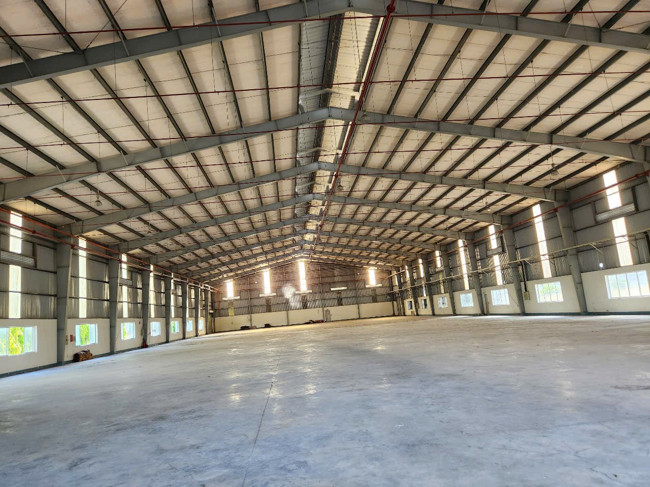 Cho thuê kho xưởng đường Tỉnh lộ 10. Bình Tân - Diện tích: 2.000m2 - Giá :  100 nghin/m 