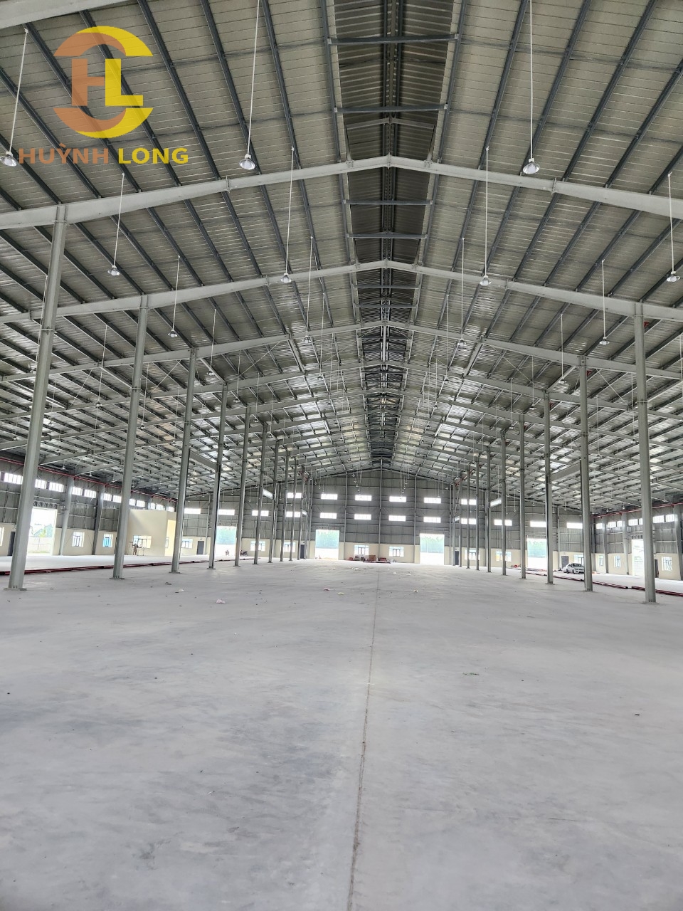 Cho thuê kho trong khu CN Bến Lức, Long An  - Diện tích xưởng: 7.952m2 ( 71 * 112 ) - Giá 85nghin/m2 - Đt: 0902.113.578