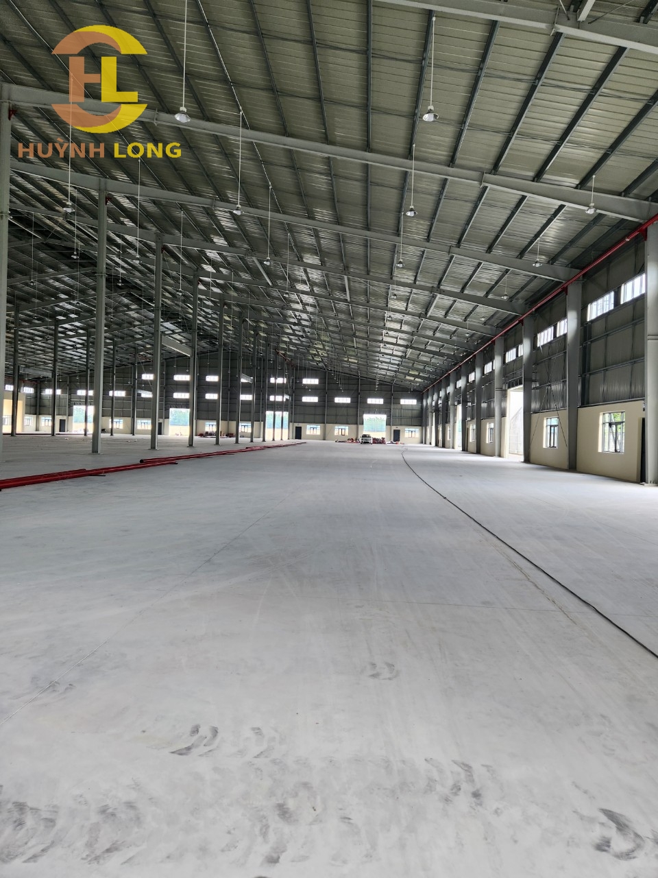 Cho thuê kho trong khu CN Bến Lức, Long An  - Diện tích xưởng: 7.952m2 ( 71 * 112 ) - Giá 85nghin/m2 - Đt: 0902.113.578