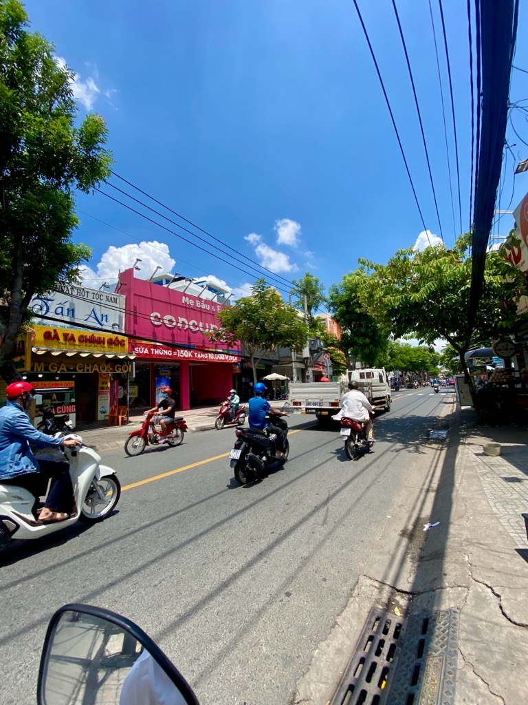 Dãy Nhà Trọ 259m2 cần tìm chủ mới, Bình Trị Đông A, Bình Tân - Diện Tích:  9.6 * 27 - kết cấu: trệt,  Tầng, 30 Phòng - Đường Nhựa 10m - Giá :  15 tỷ  - Liên hệ: 0902.113.578  ms 357