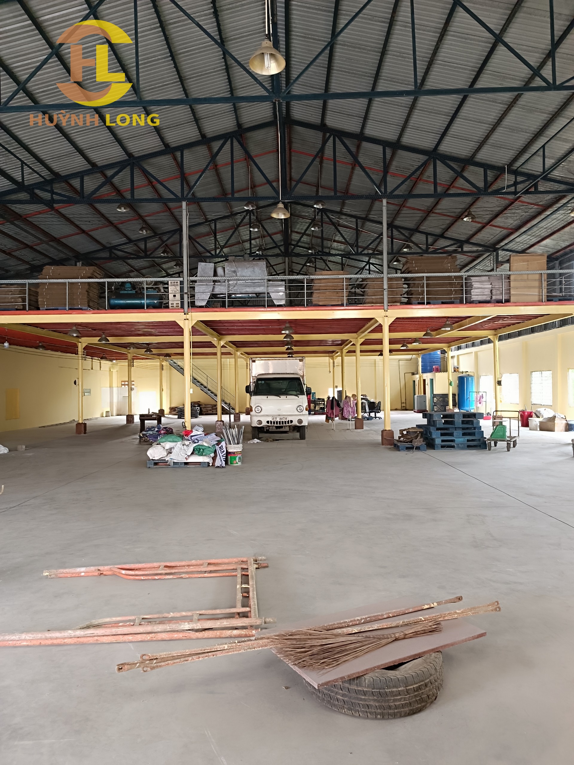 Cho thuê kho xưởng đường Nguyễn Hữu Trí, Bình Chánh. - Diện tích: 1.100m2 - Giá : 65 triệu/tháng - Liên hệ 0902.113.578 