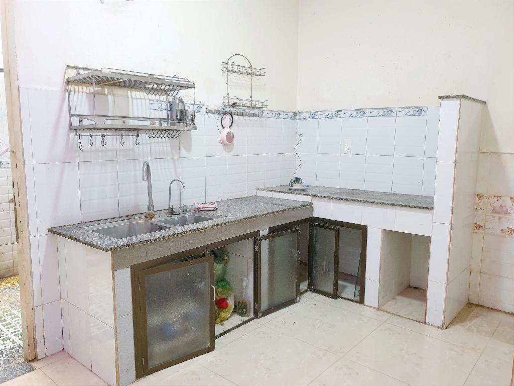 Bán nhà Ngay trục đường Lê Văn Quới, Bình Tân - Diện Tích: 80m2 (4 * 20)  - Giá :  6 tỷ -