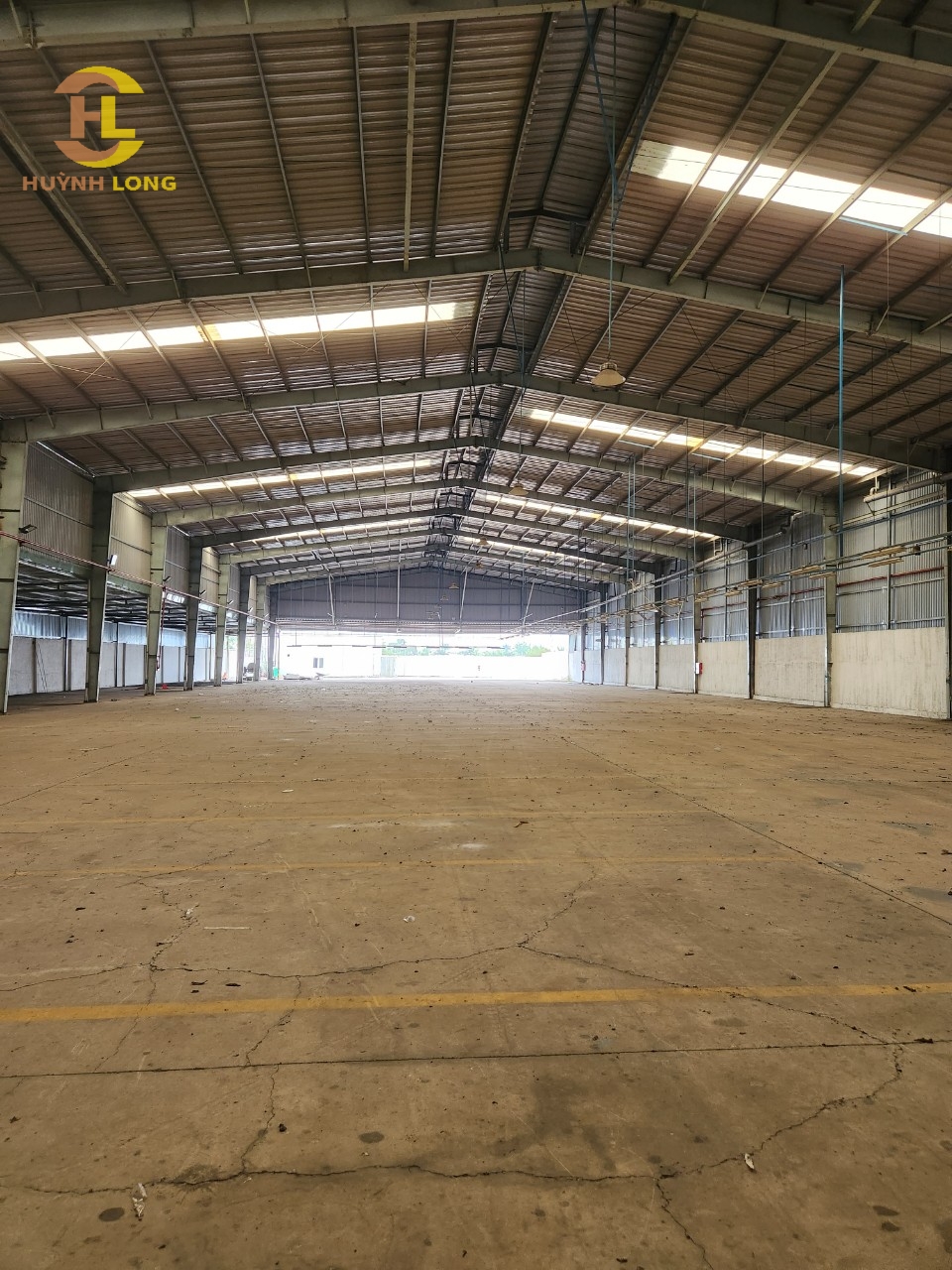 Cho thuê kho xưởng đường Hồ Văn Long, Bình Tân. - Diện tích: 5.600M2 - Giá :  330 triệu/tháng - Liên hệ 0902.113.578 