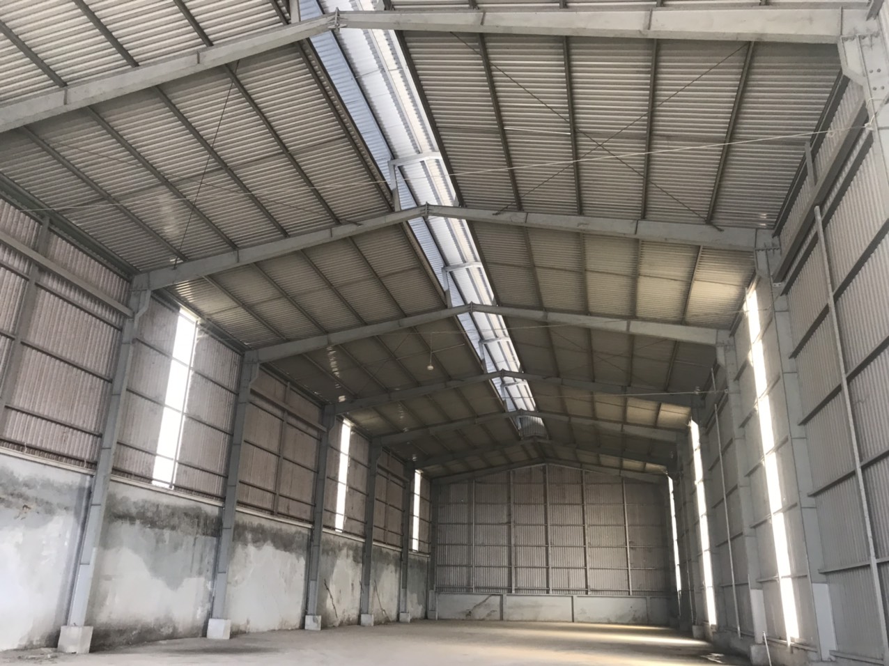     Cho thuê kho xưởng Phan Văn Hớn, Q12 -Diện tích xưởng: 1000 m2 - Giá: 80 triệu/tháng - Liên hệ 0902.113.578 