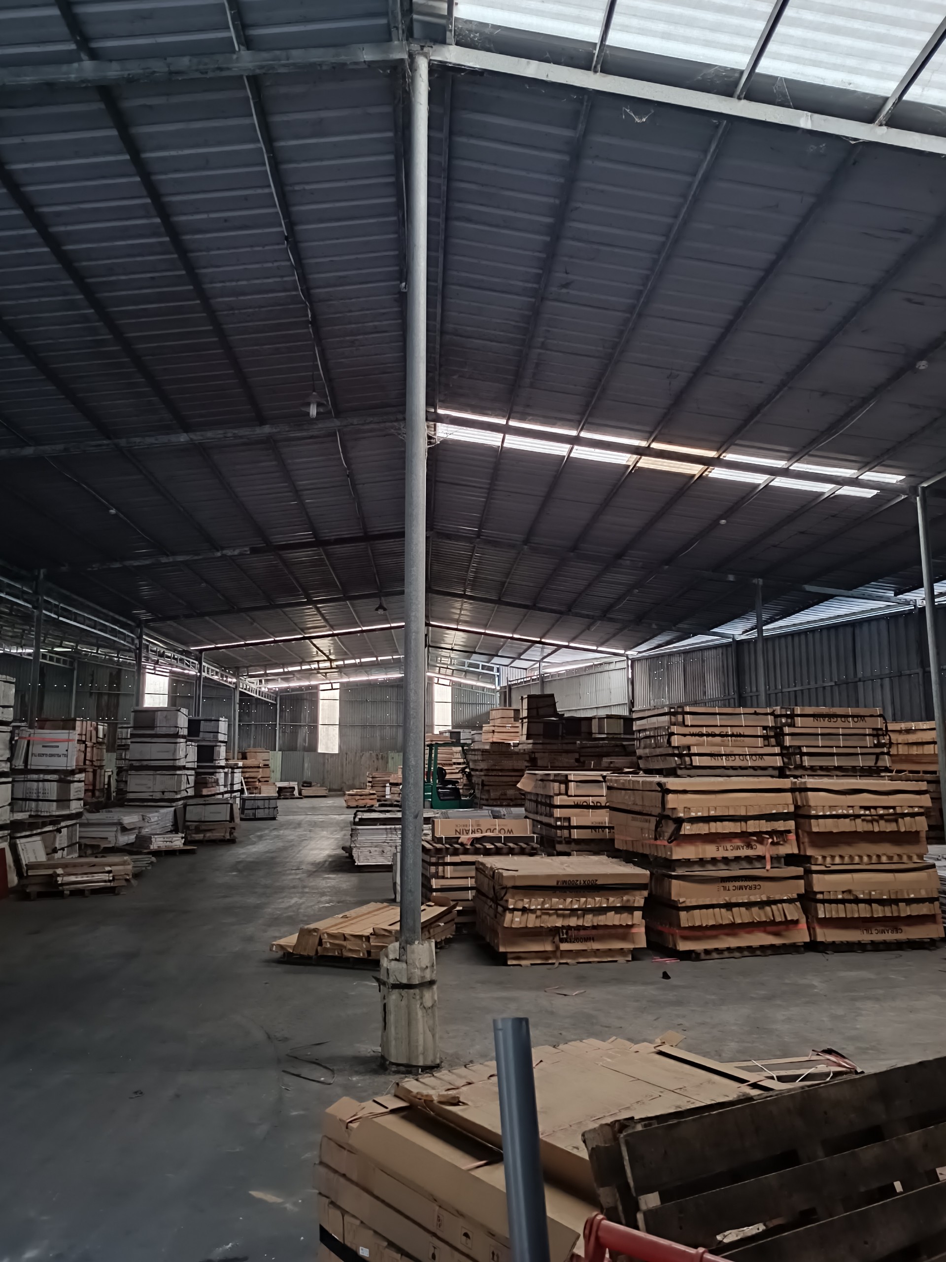        Cho thuê kho xưởng đường Hương Lộ 8, Bến Lức, Long An - Diện tích: 1600m2 - Giá: 55k/m2/ tháng - Liên hệ 0902.113.578 