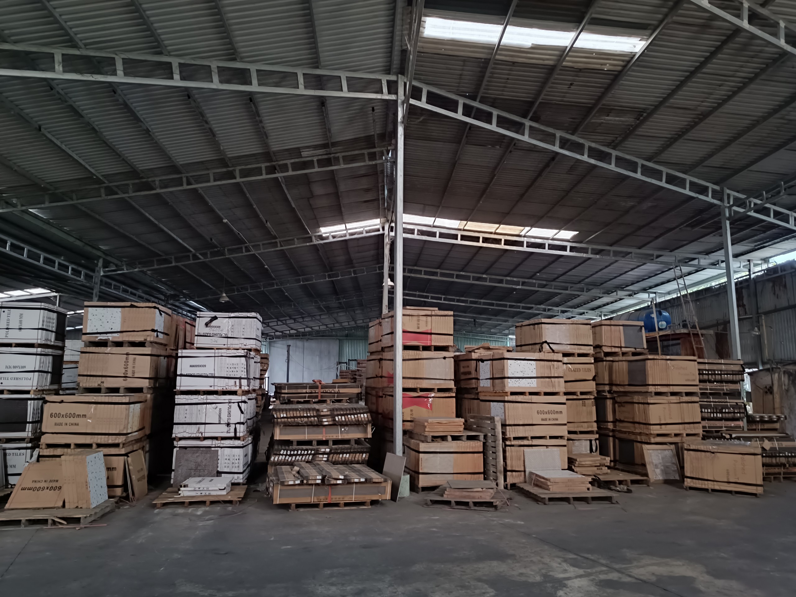        Cho thuê kho xưởng đường Hương Lộ 8, Bến Lức, Long An - Diện tích: 1600m2 - Giá: 55k/m2/ tháng - Liên hệ 0902.113.578 