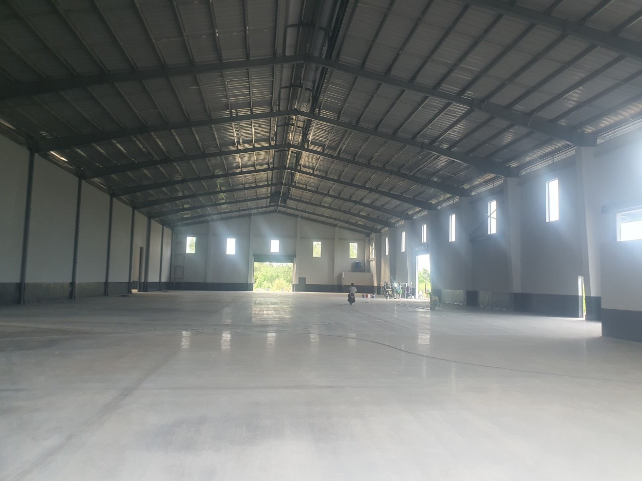 Cho Thuê Kho Xưởng Bến Lức, Long An - Diện Tích Khuôn Viên: 50.000m - Nhà Xưởng: 9.200m2 (120*77) - Giá: 3,5 usd / m - Đt: 0902.113.578 