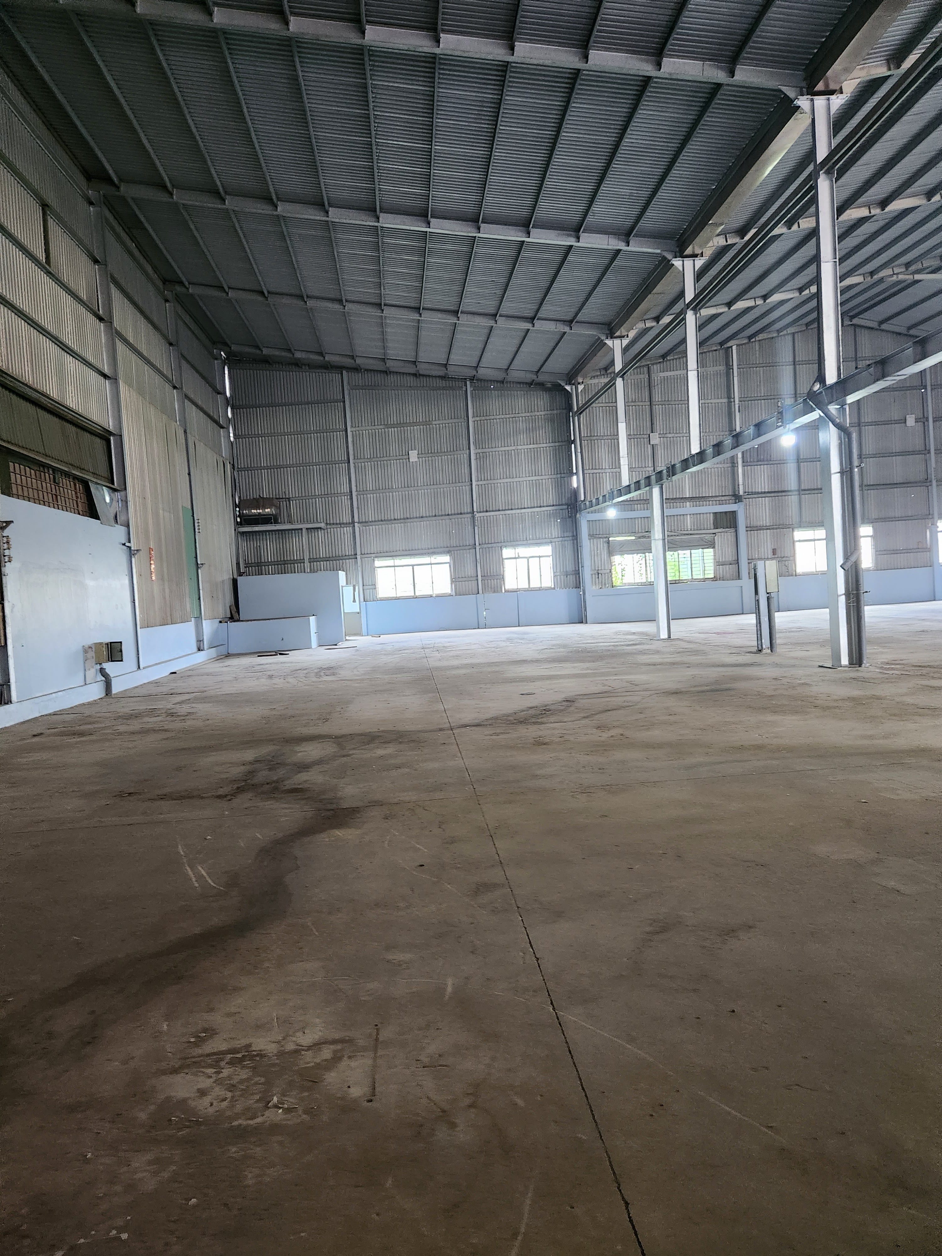 Cho thuê kho xưởng đường Kinh Dương Vương, Bình Tân - Diện tích: 1.500m2 - Giá : 100 triệu/tháng  - Liên hệ 0902.113.578 