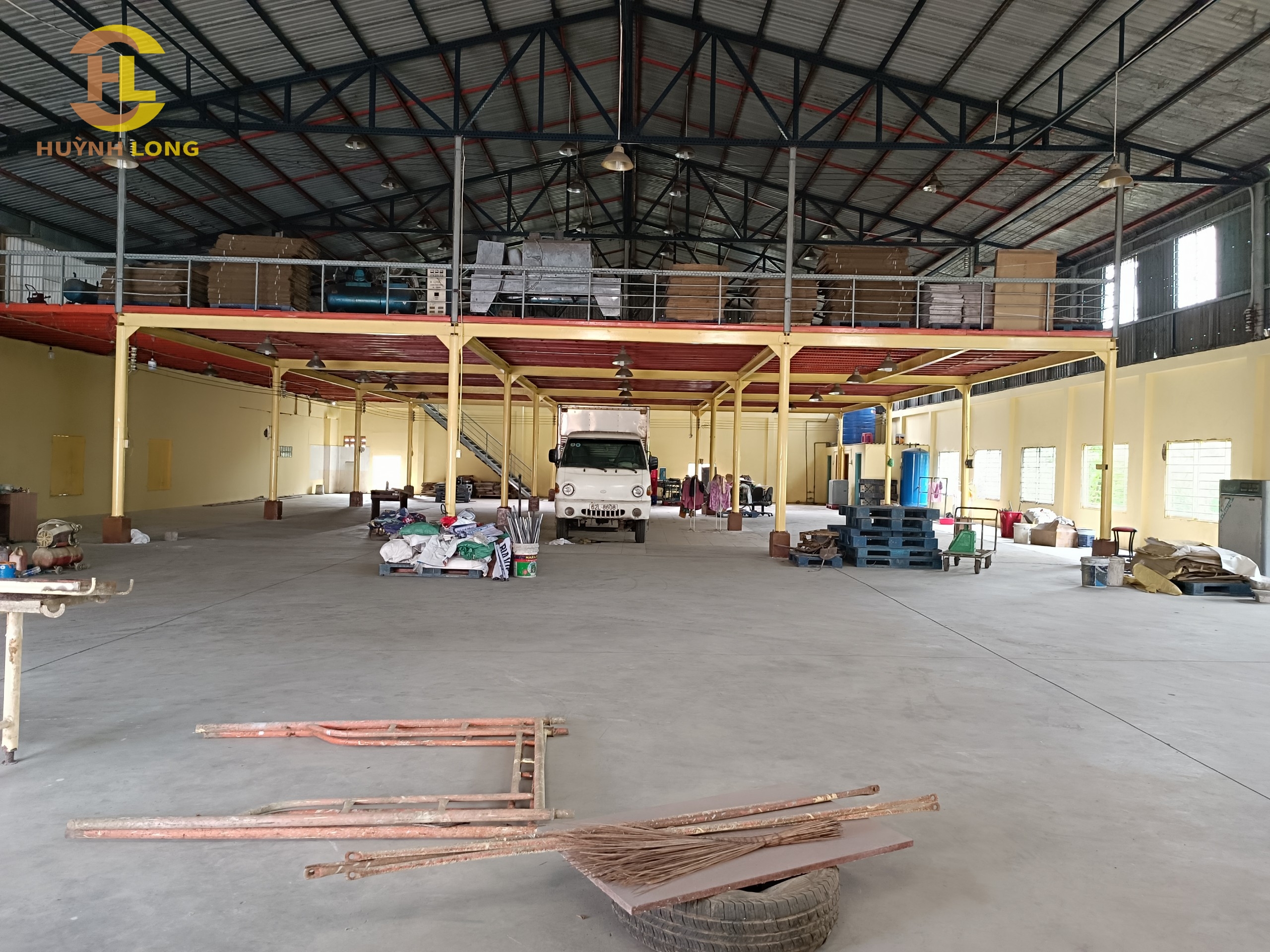 Cho thuê kho xưởng đường Nguyễn Hữu Trí, Bình Chánh. - Diện tích: 1.100m2 - Giá : 65 triệu/tháng - Liên hệ 0902.113.578 