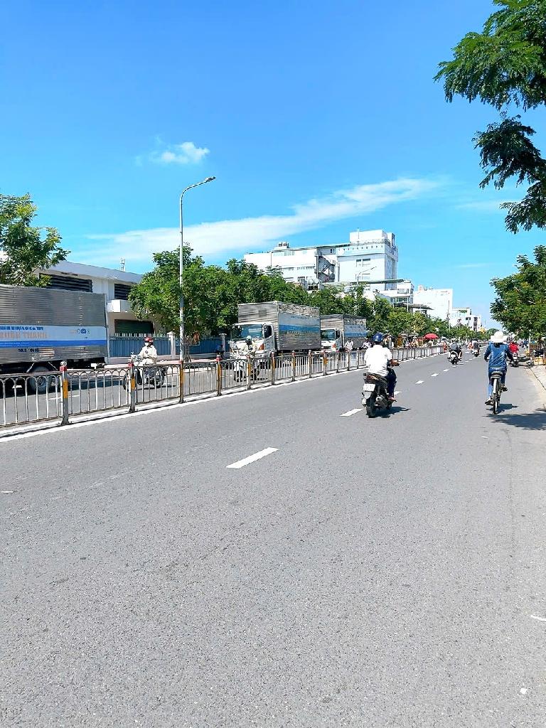  - Bán nhà mặt tiền Lý Chiêu Hoàng, Quận 6  – Giá 16,5 tỷ - Diện tích: 100m² - Hotline: 0902 113 578 ( QNK 36 )