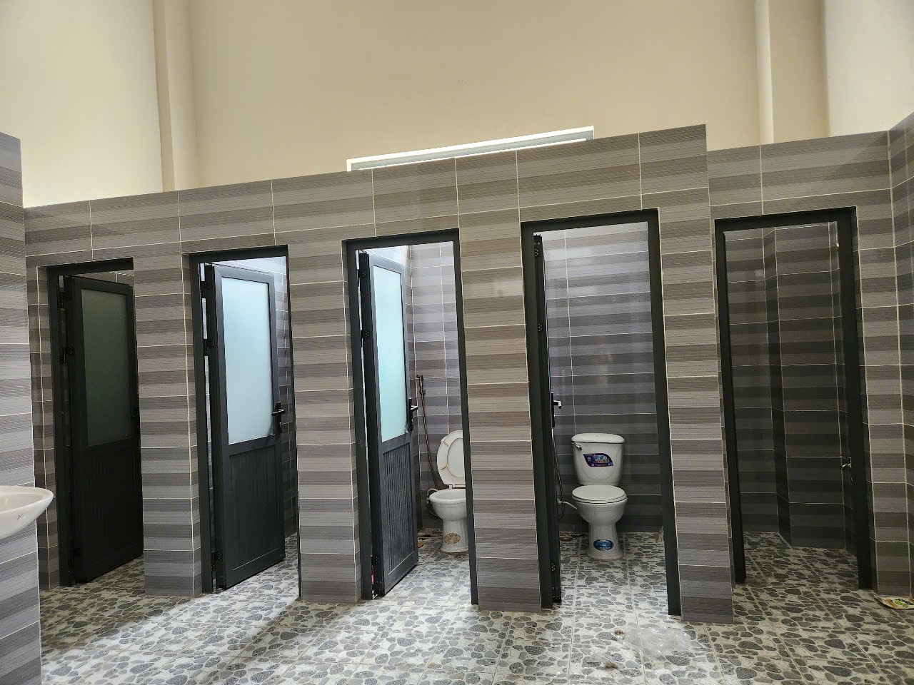 Cho thuê kho xưởng khu CN Lê Minh Xuân. Bình Chánh - Nhà xưởng: 9.000m  - Giá: 90 nghin/m xưởng 