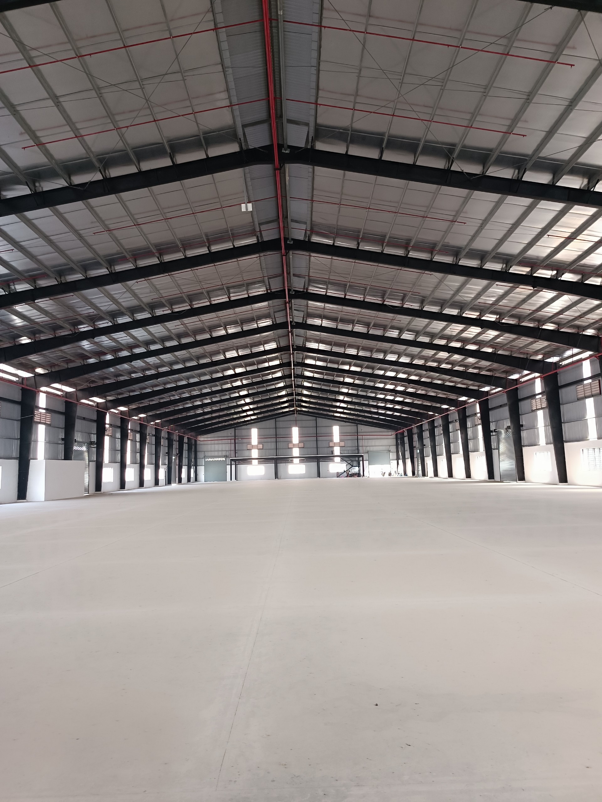 Cho thuê kho xưởng khu CN Hải Sơn. Long An. - Diện tích: 7.000m - Giá: 475 triệu/tháng