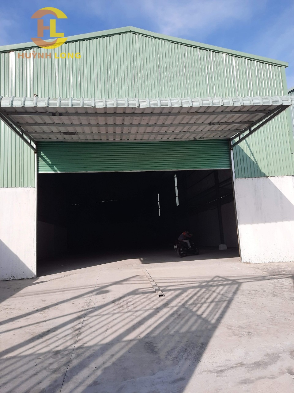 Cho thuê kho xưởng đường Hồ Văn Long, Bình Tân. - Diện tích: 2.200m2 - Giá :  130 triệu/tháng - Liên hệ 0902.113.578 