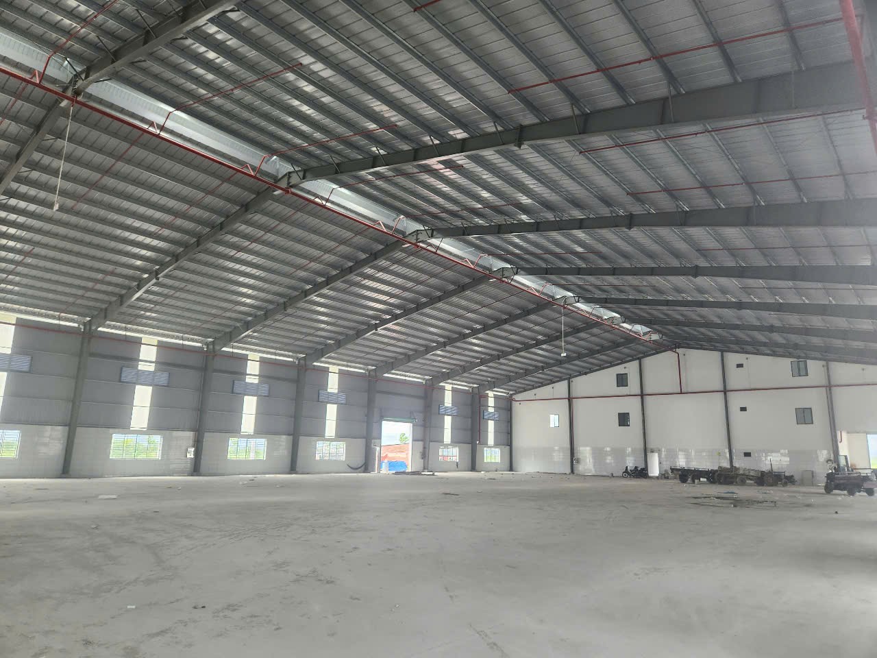 Cho thuê kho xưởng khu CN Bến Lức. Long An. - Tổng diện tích: 5.000m - Diện tích xưởng: 3.500m 