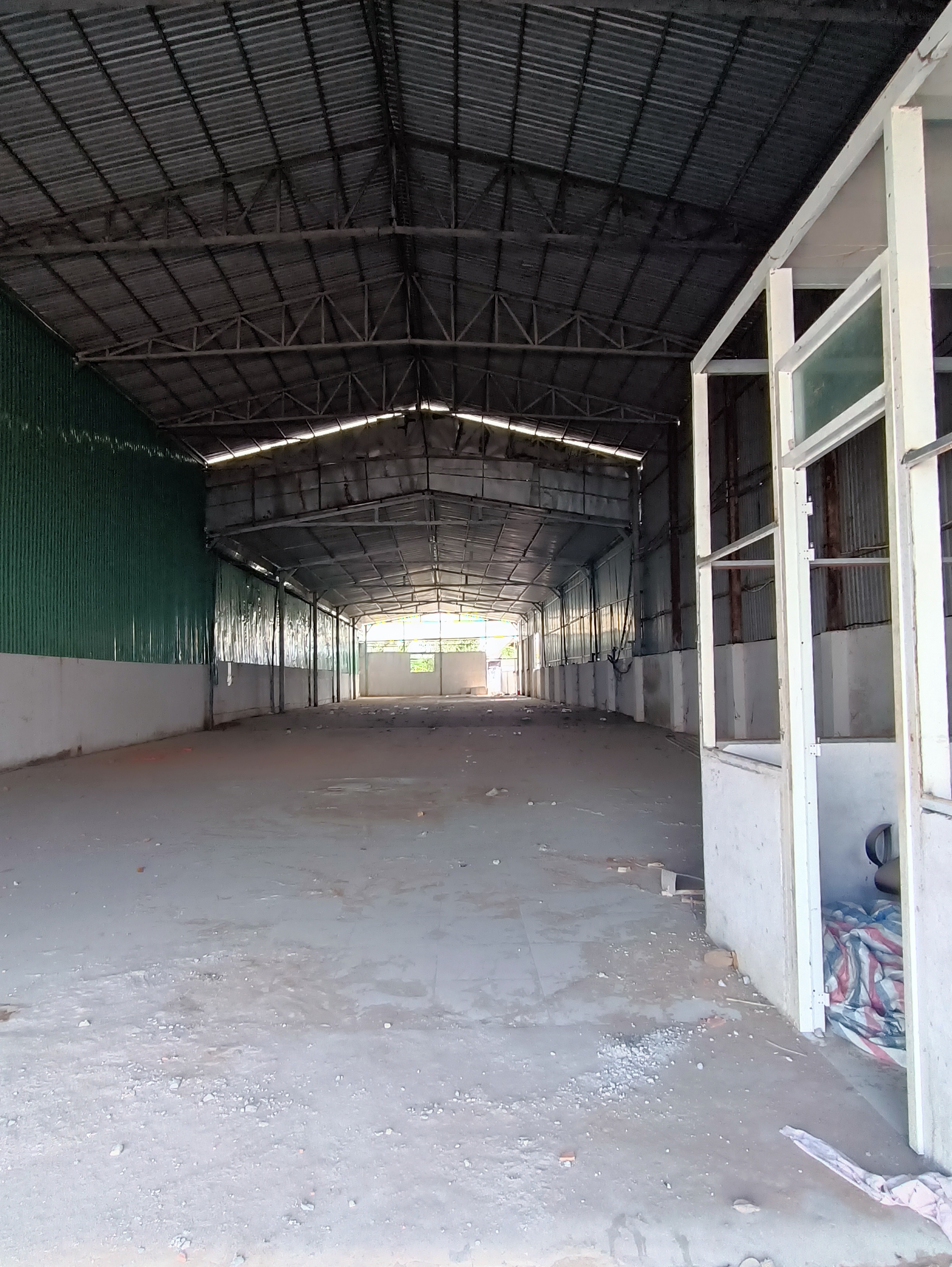                Cho thuê kho xưởng Bình Chánh, Hồ Chí Minh -Diện tích xưởng: 1000 m2 - Giá: 50 triệu/tháng - Liên hệ 0902.113.578