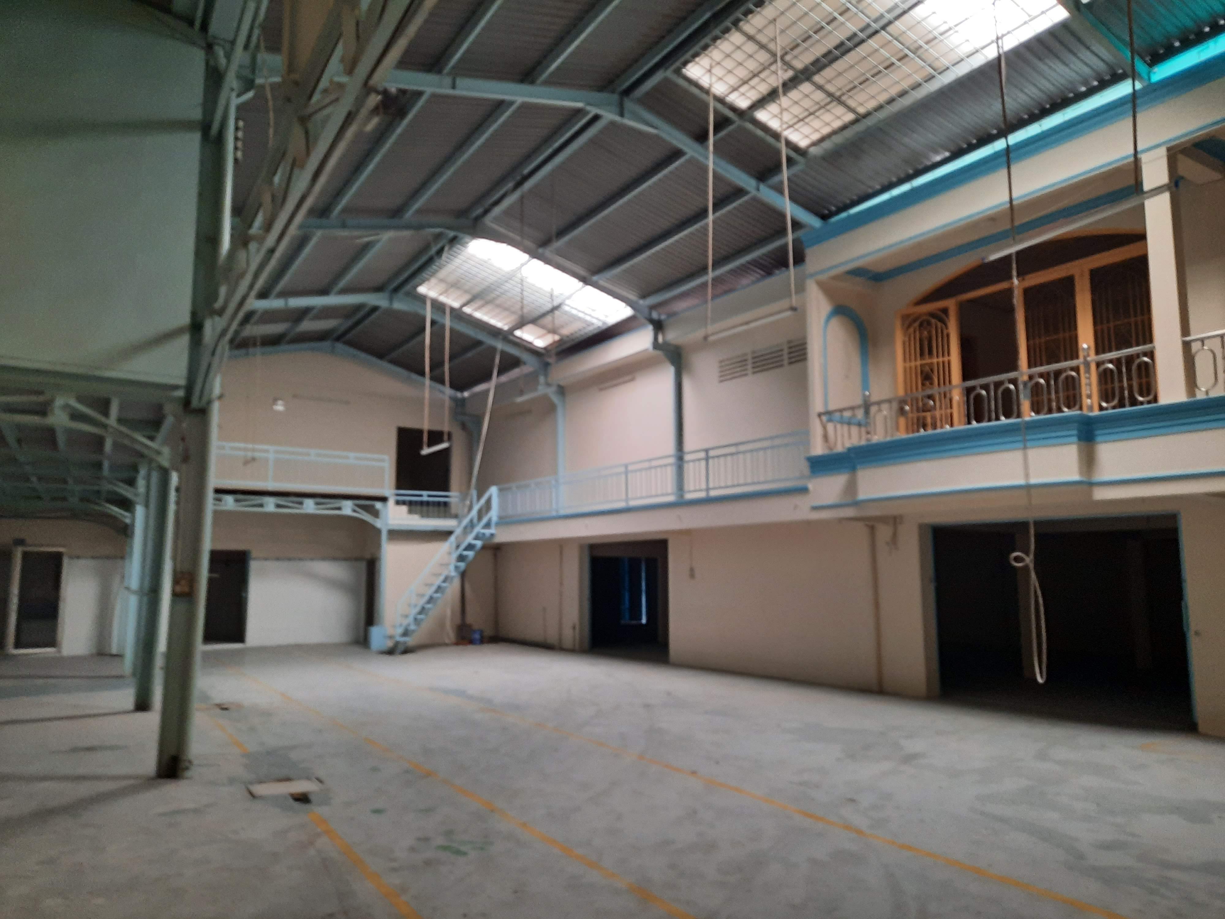 Cho thuê 1000m2 mặt tiền, lê đình cẩn, bình tân. LH 0902.113.578