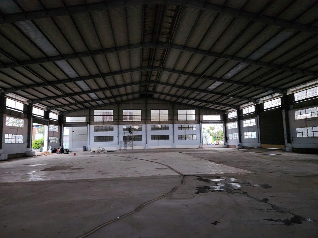 Cho thuê kho xưởng vòng xoay An Lạc. Bình Tân - khuôn viên: 4.000m - Nhà xưởng: 2.100m 