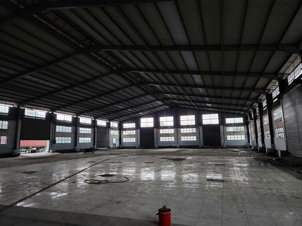 Cho thuê kho xưởng vòng xoay An Lạc. Bình Tân - khuôn viên: 4.000m - Nhà xưởng: 2.100m 